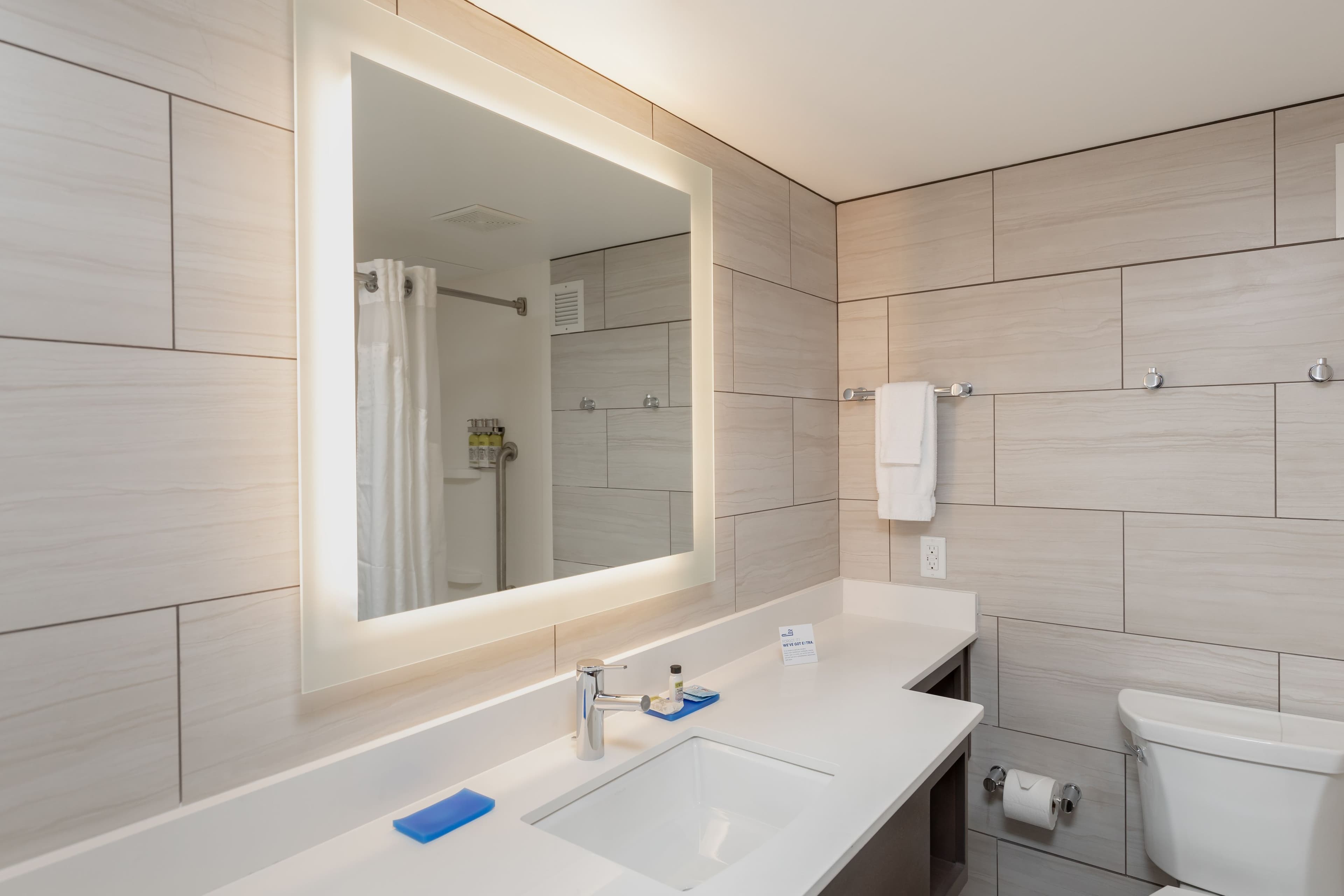 Holiday Inn Express Pensacola Beach — 24