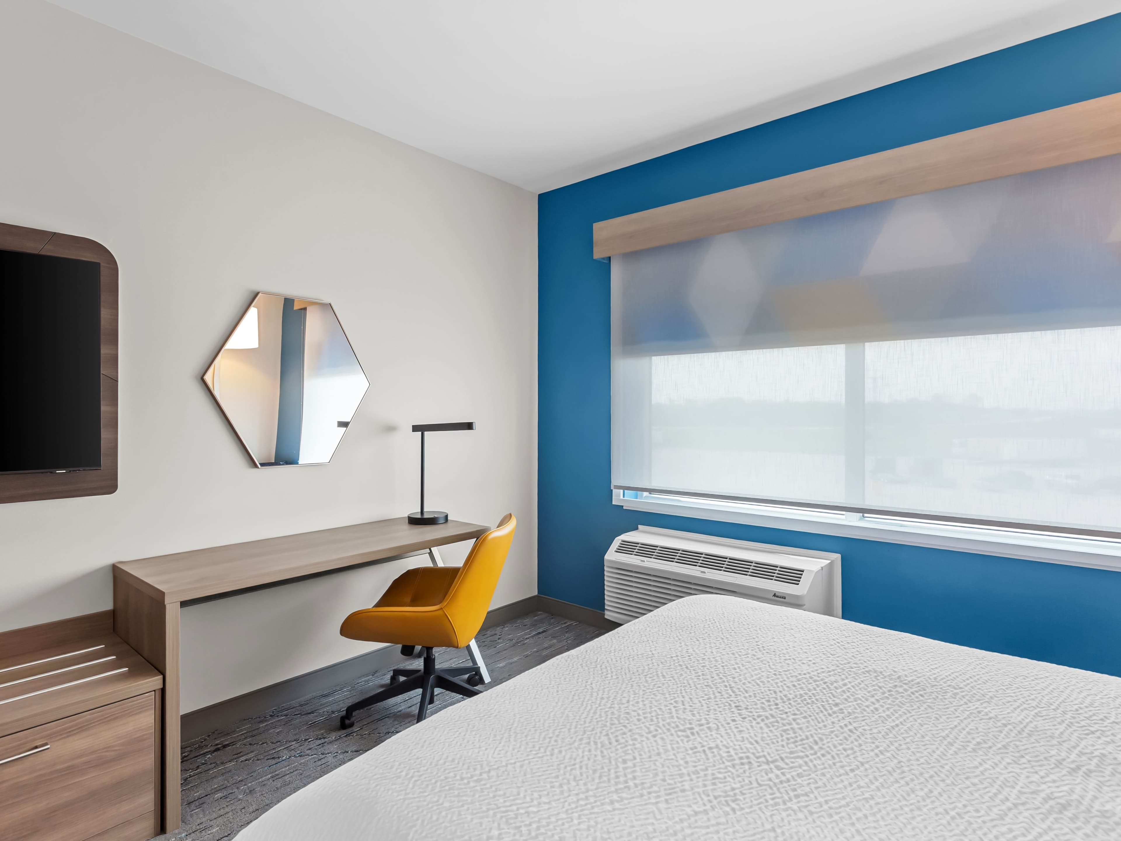 Holiday Inn Express Peotone - Image 5