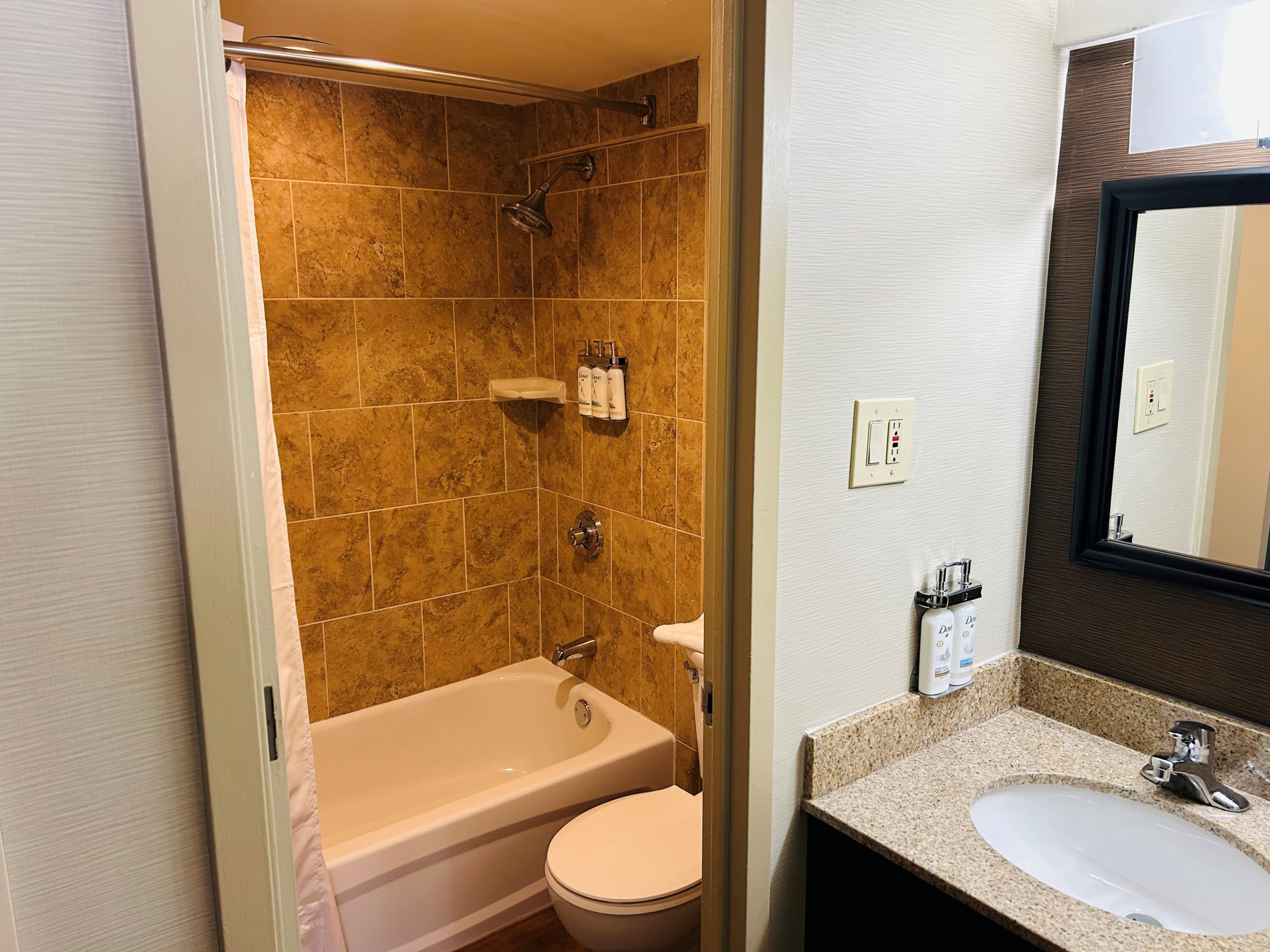 Holiday Inn Express Philadelphia-Midtown - Image 4