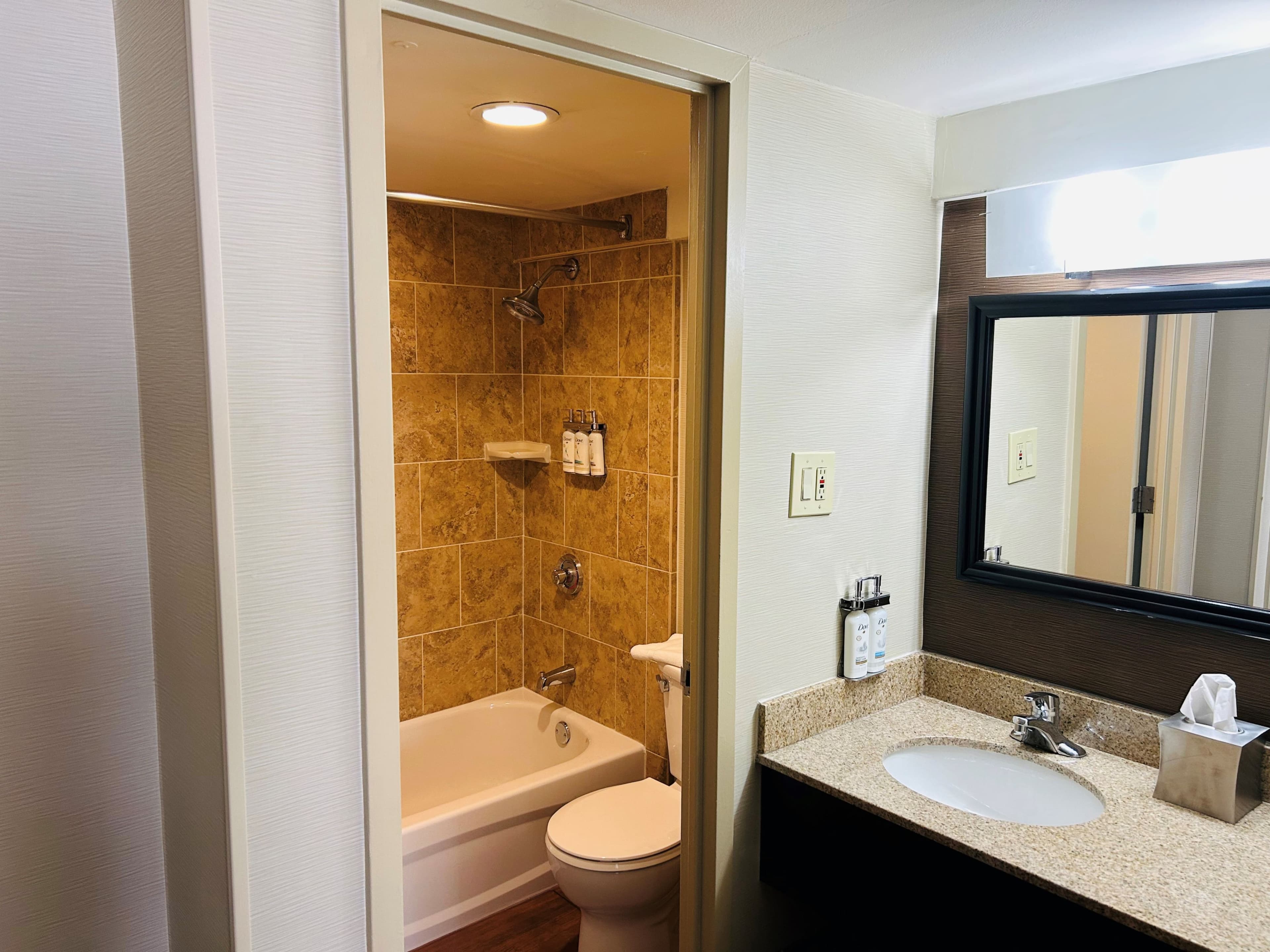 Holiday Inn Express Philadelphia-Midtown - Image 5