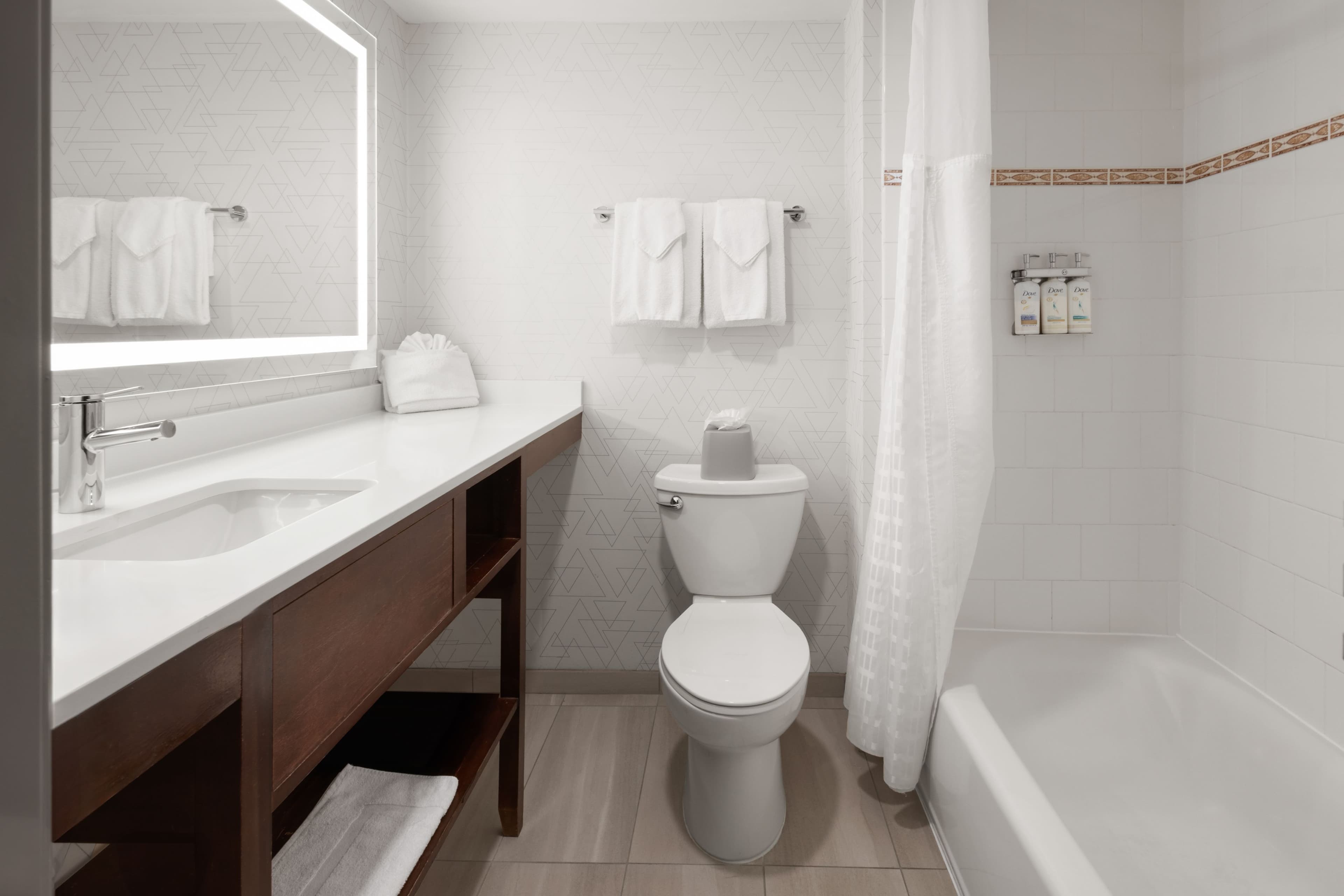Holiday Inn Express Philadelphia - Penns Landing - Image 3