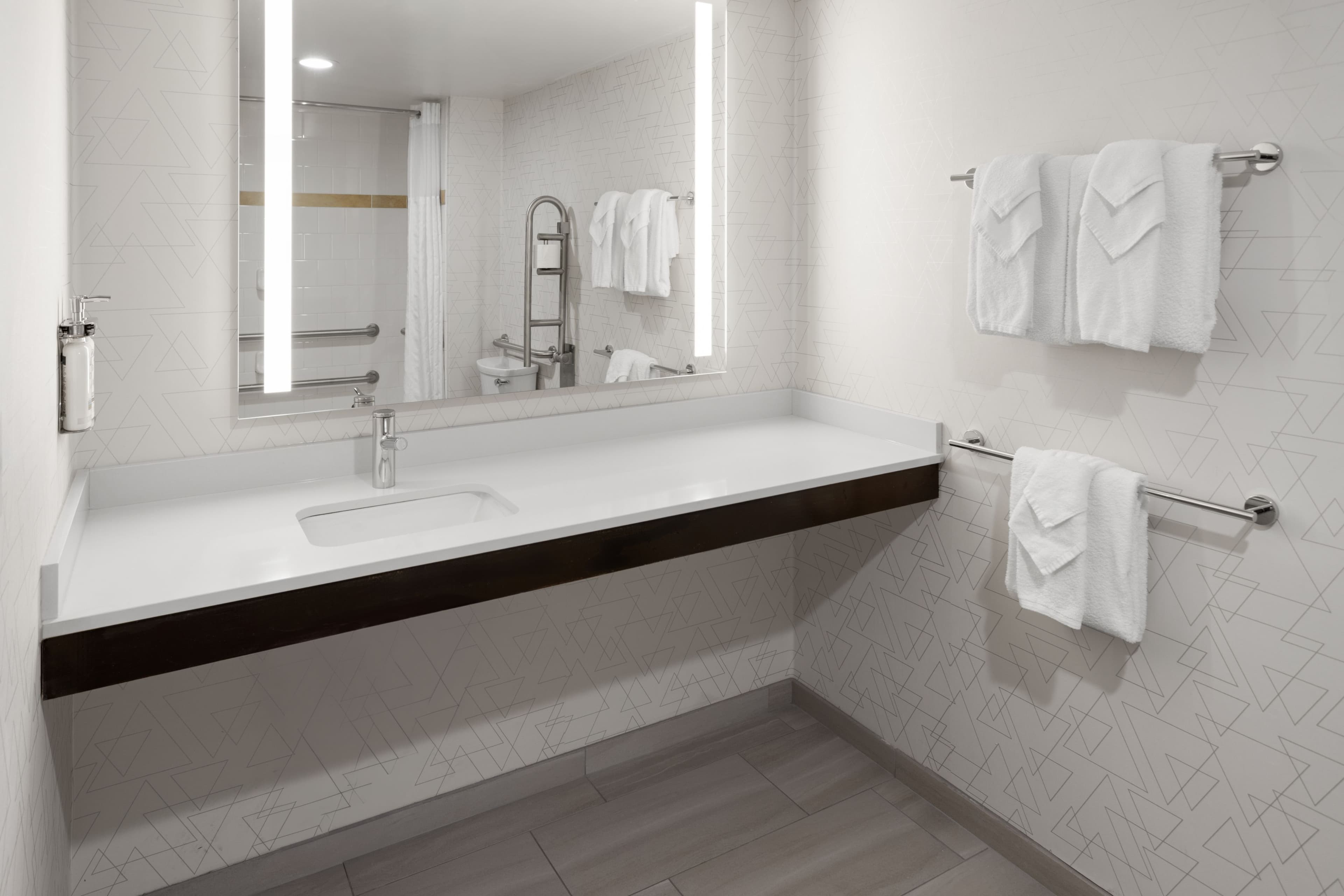Holiday Inn Express Philadelphia - Penns Landing — 15