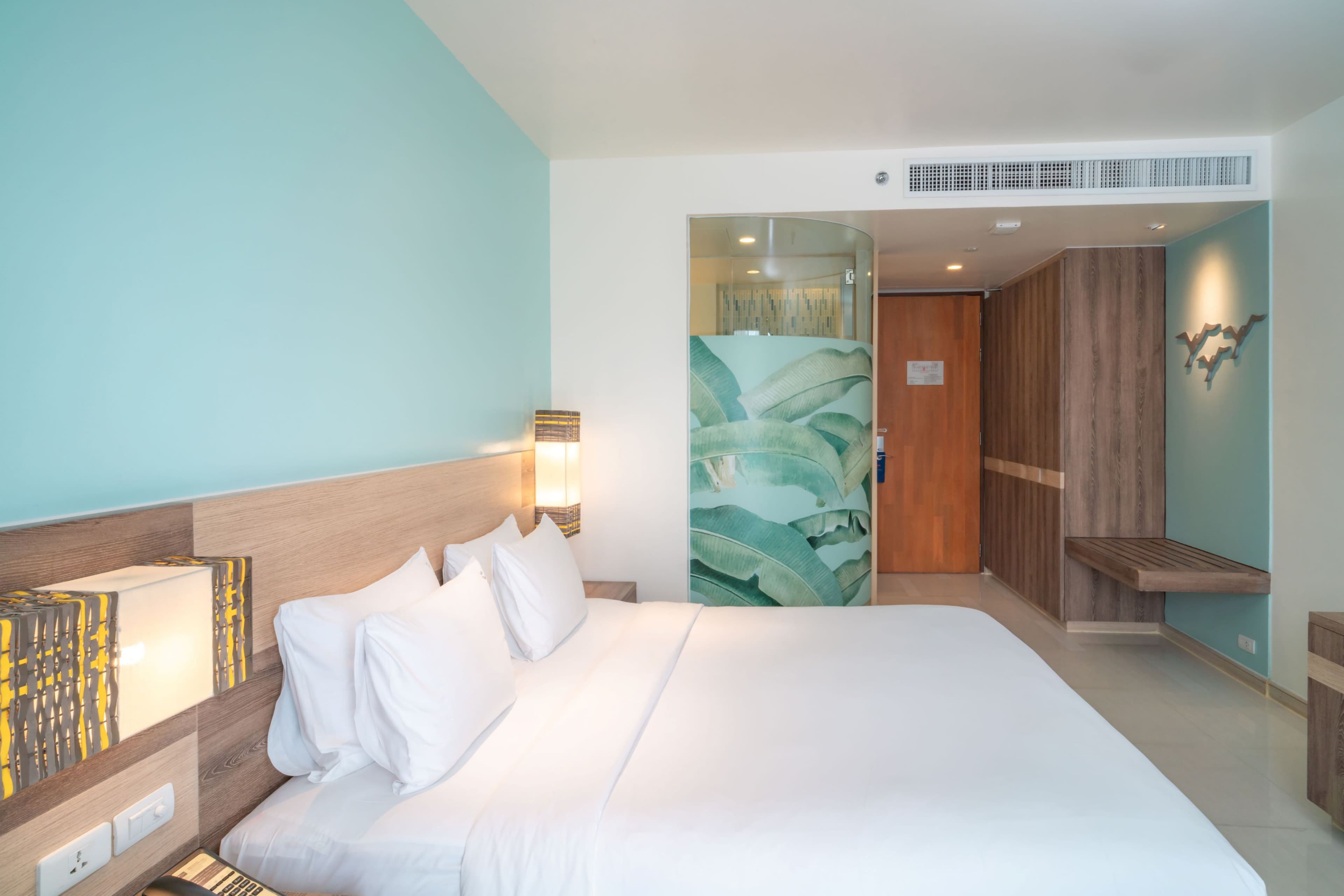 Standard Room With Free Breakfast - Image 5