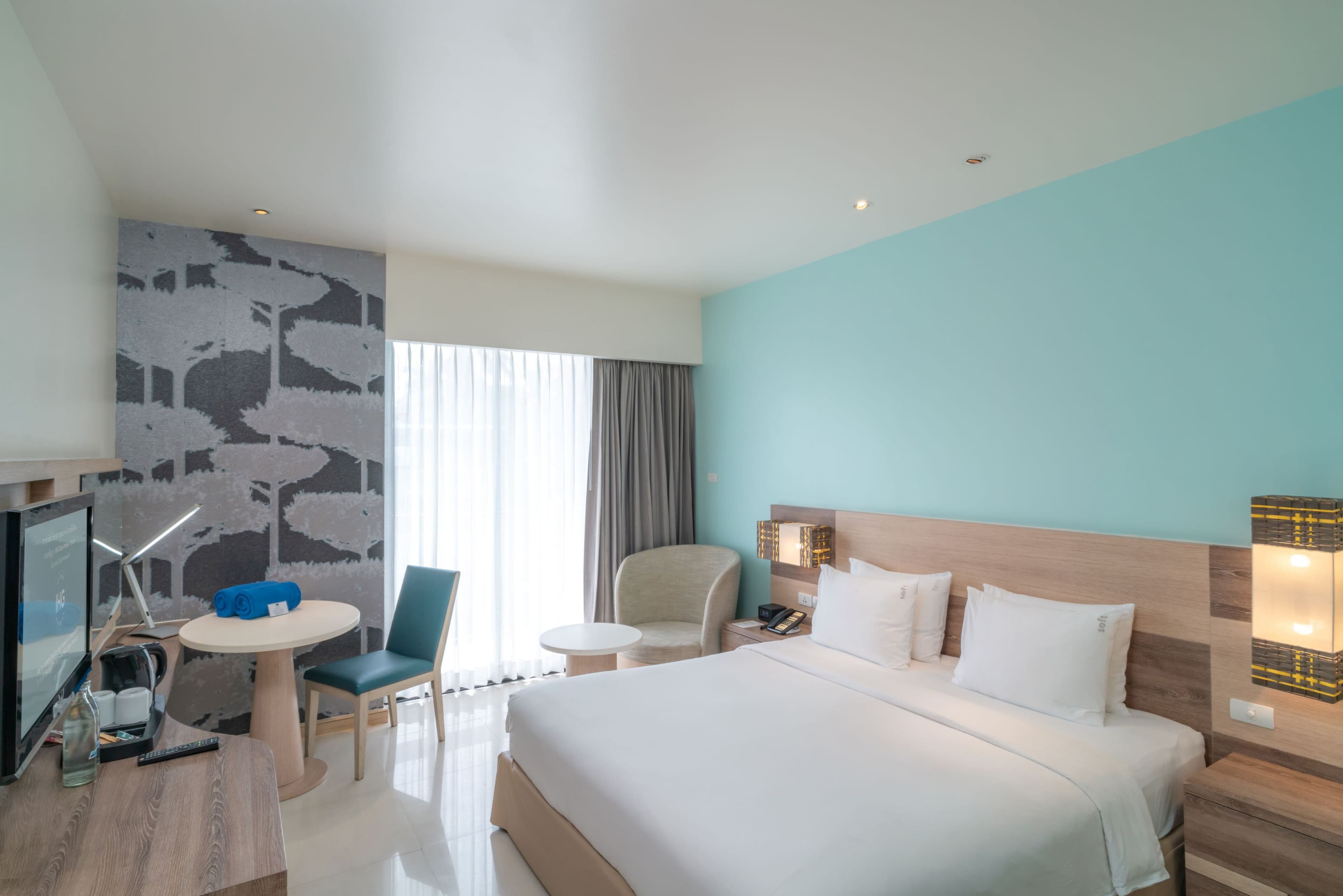 Holiday Inn Express Phuket Patong Beach Central - Image 3