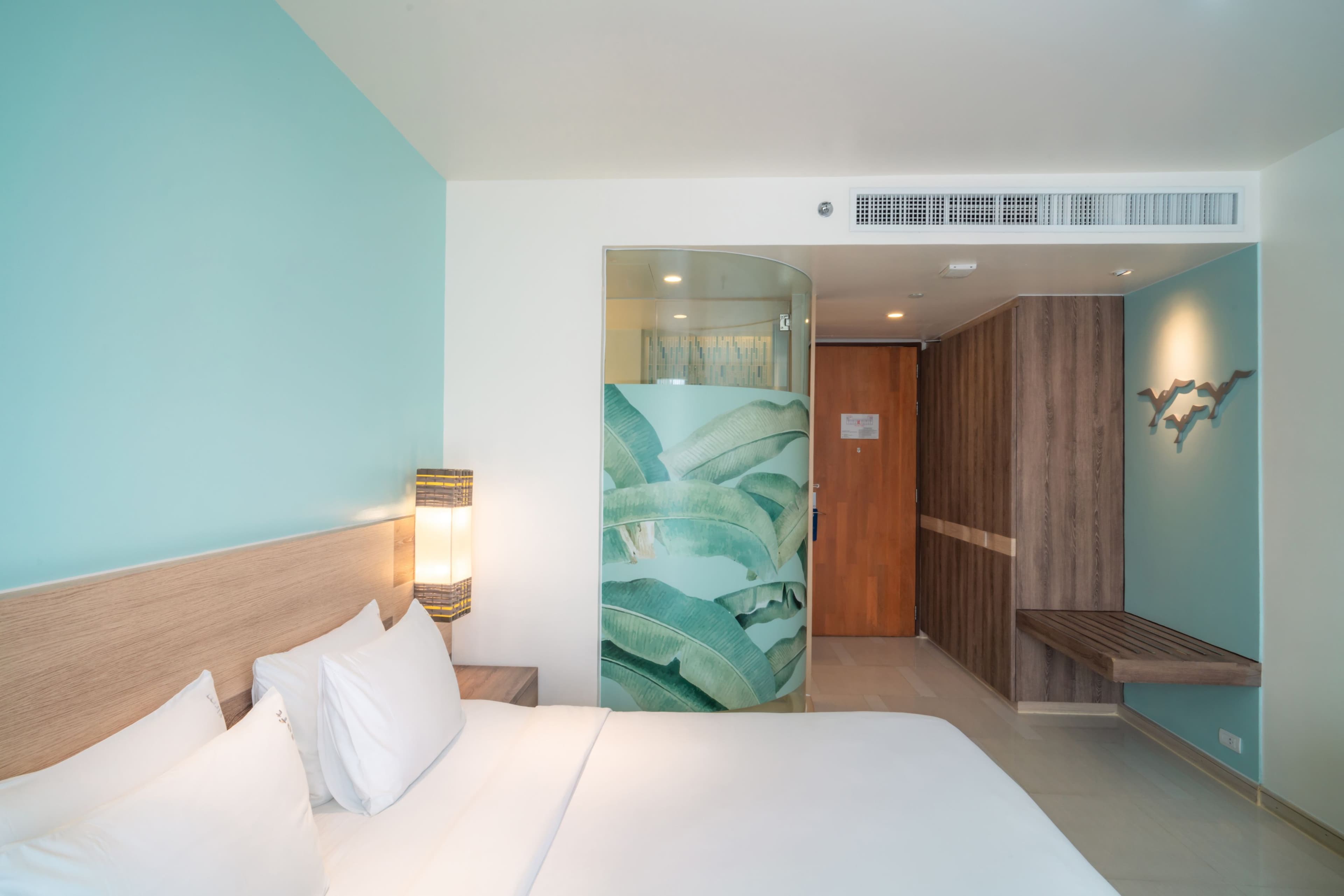 Standard Room With Free Breakfast - Image 7