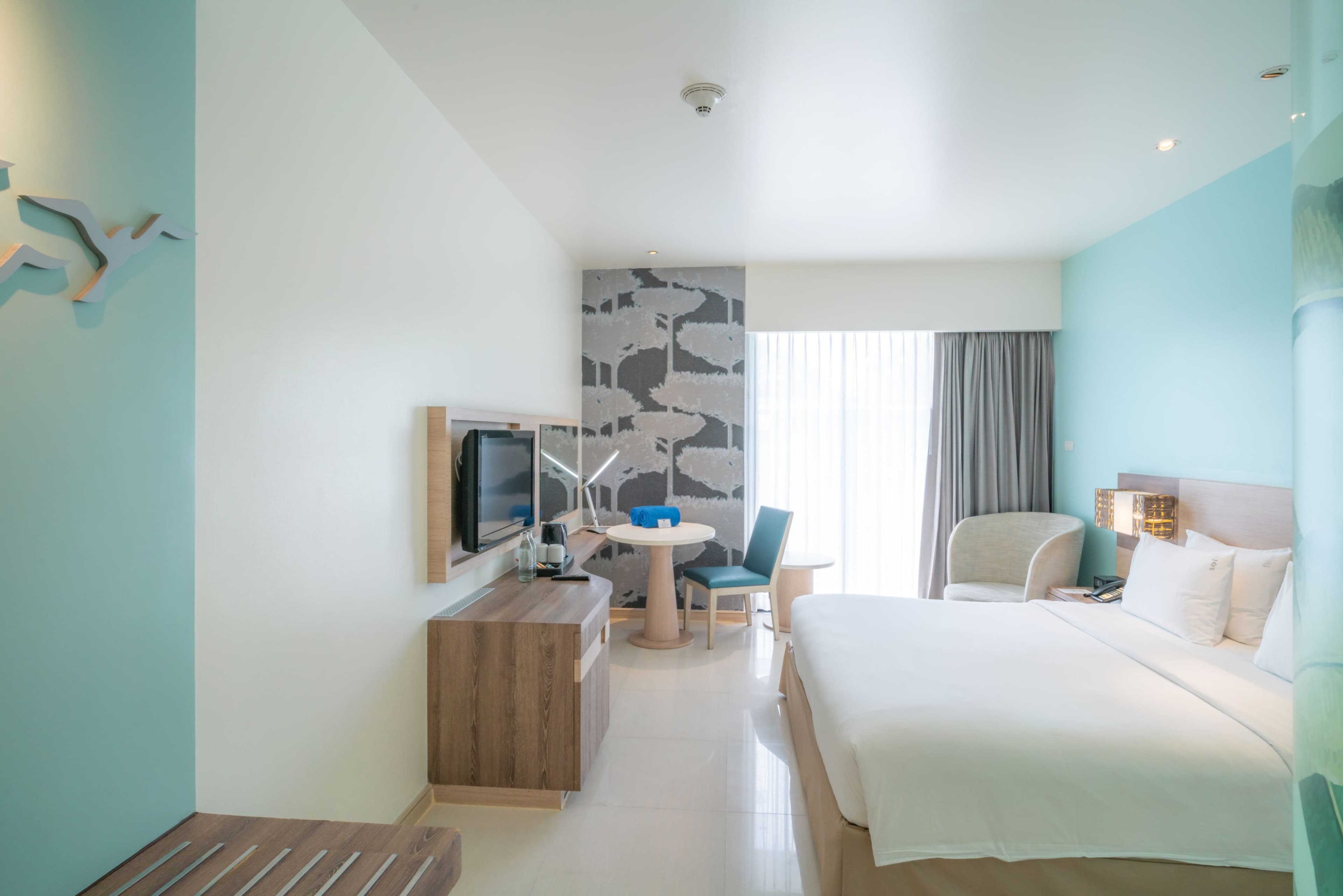 Holiday Inn Express Phuket Patong Beach Central - Image 2