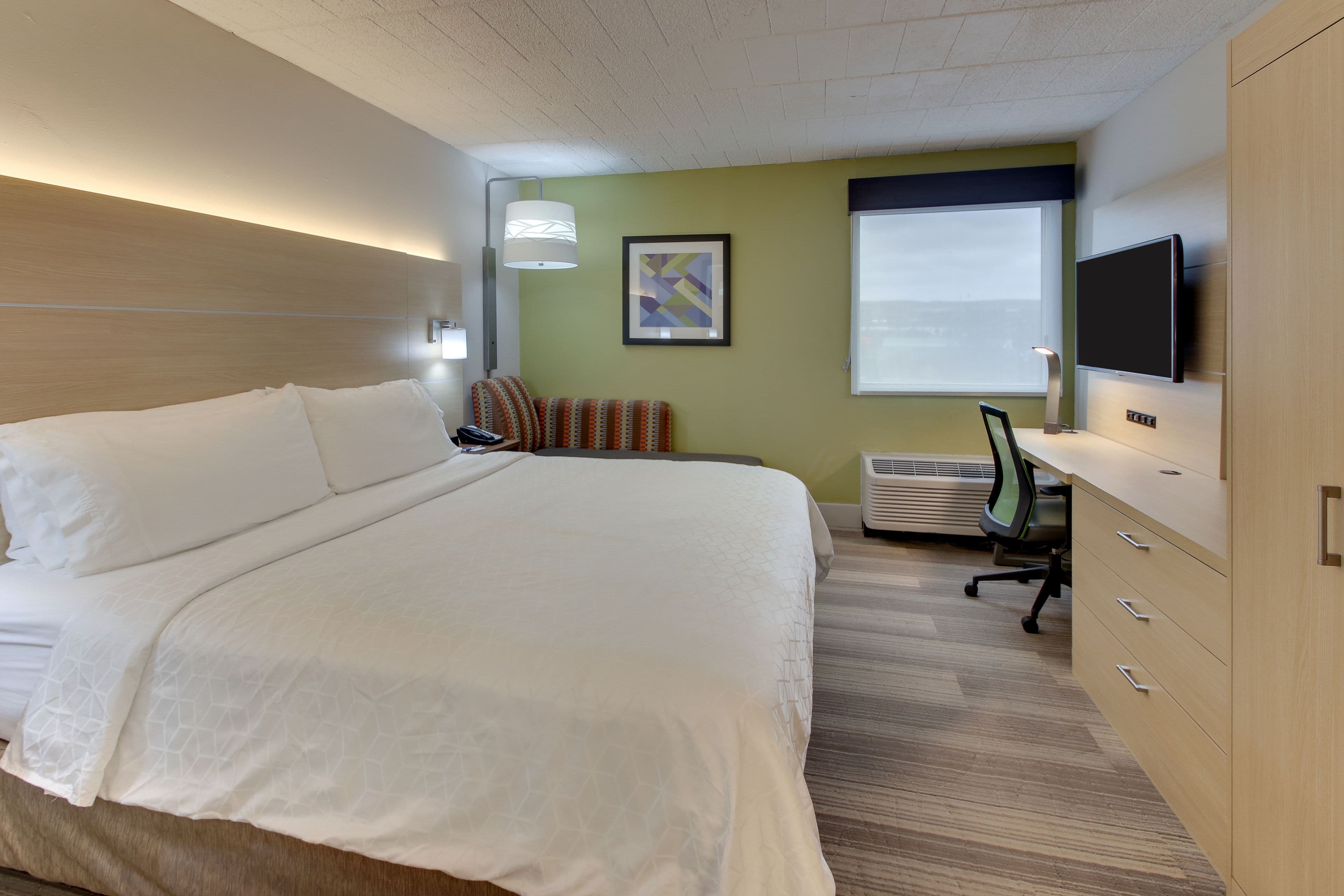 Holiday Inn Express Pittston - Scranton Airport — 9