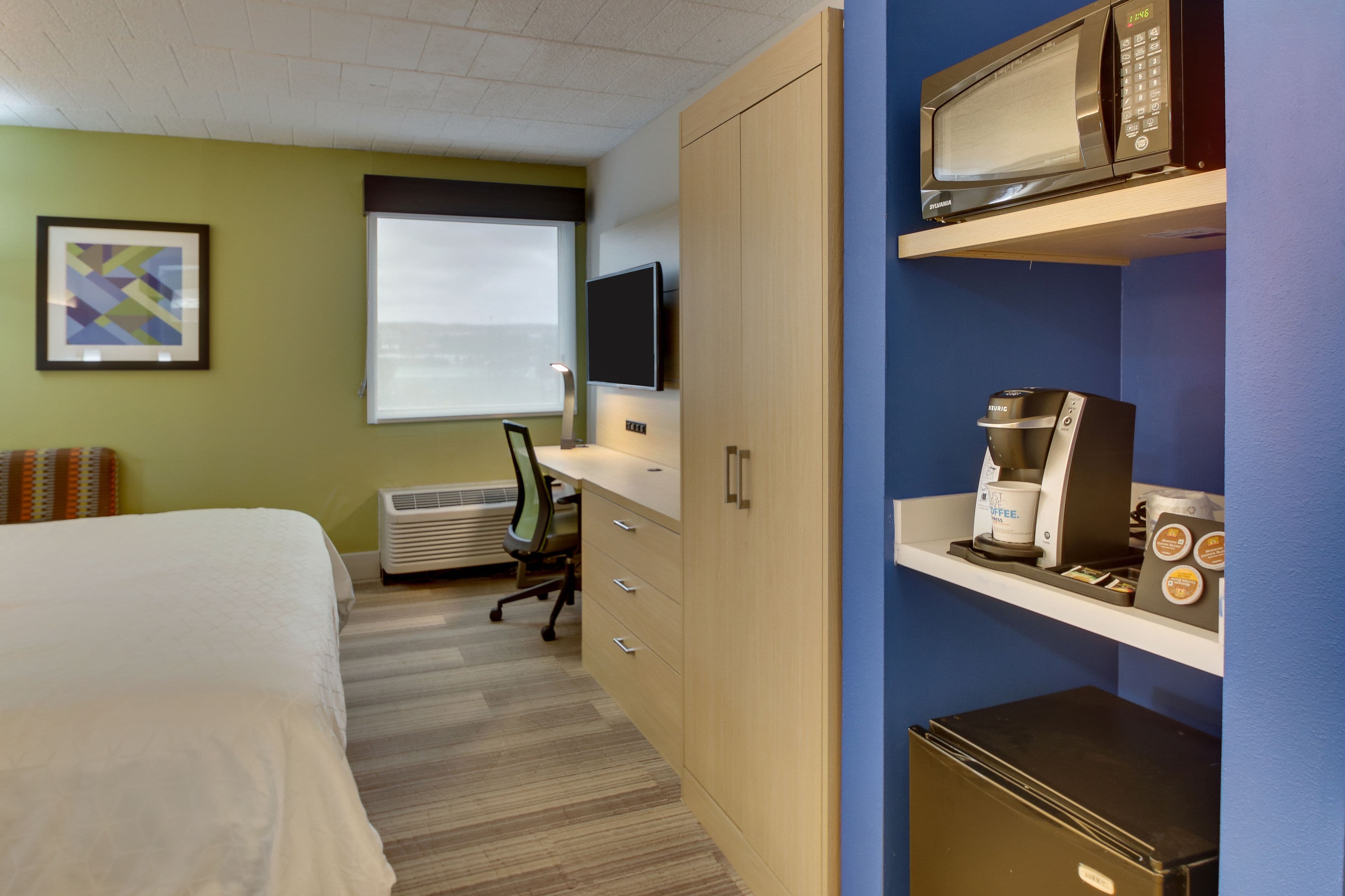 Holiday Inn Express Pittston - Scranton Airport — 8