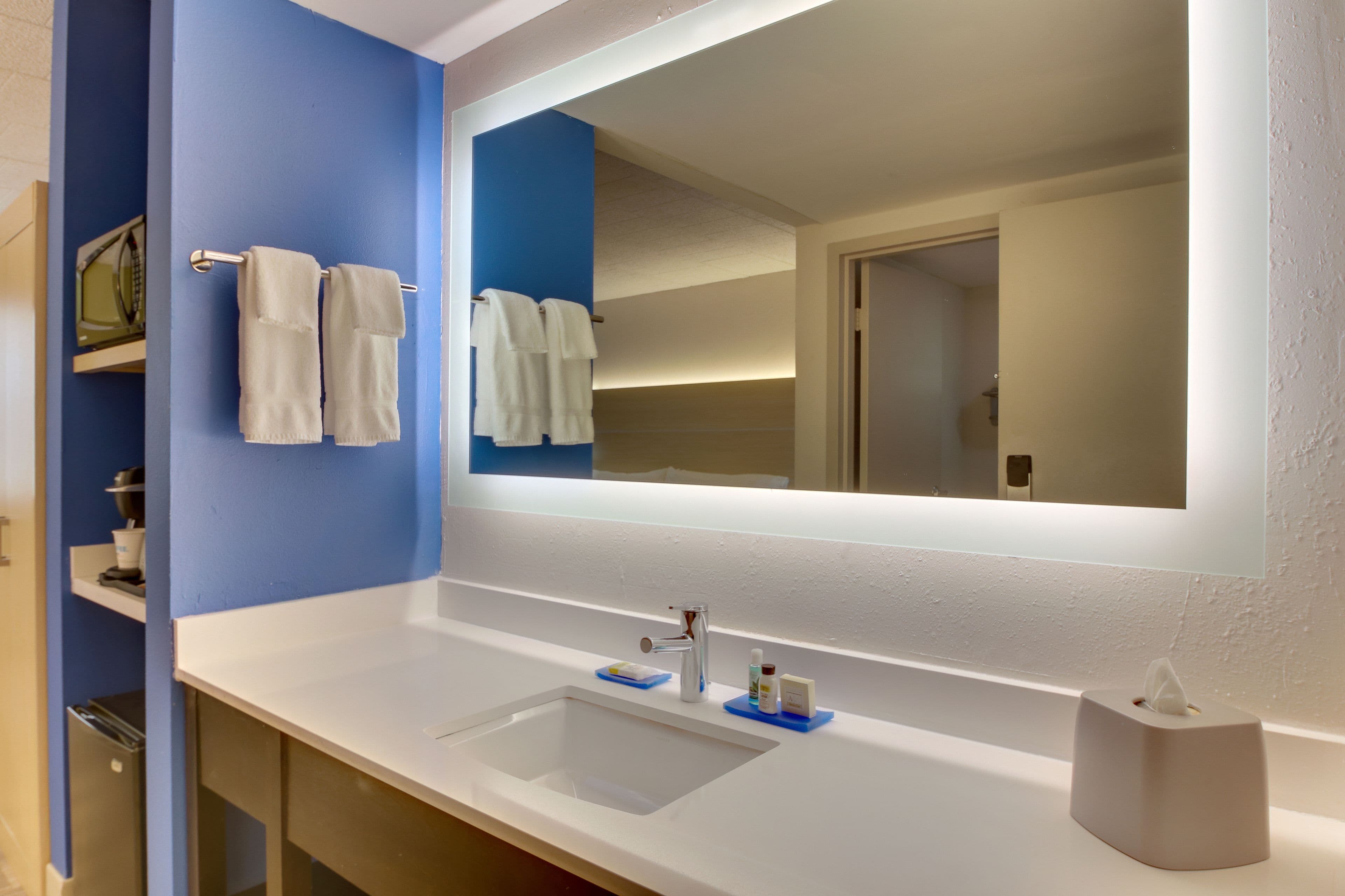 Holiday Inn Express Pittston - Scranton Airport - Image 3