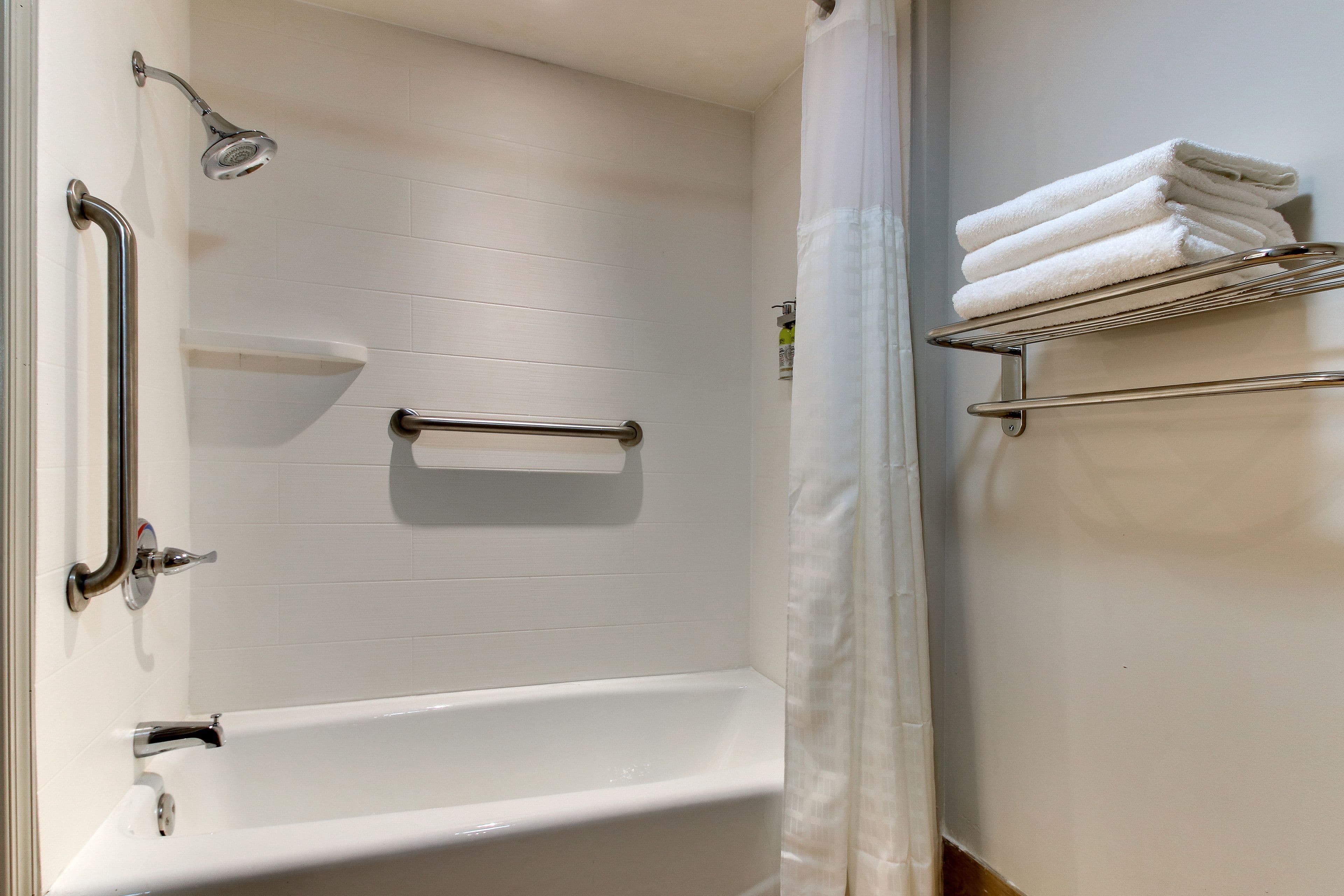 Holiday Inn Express Pittston - Scranton Airport — 11