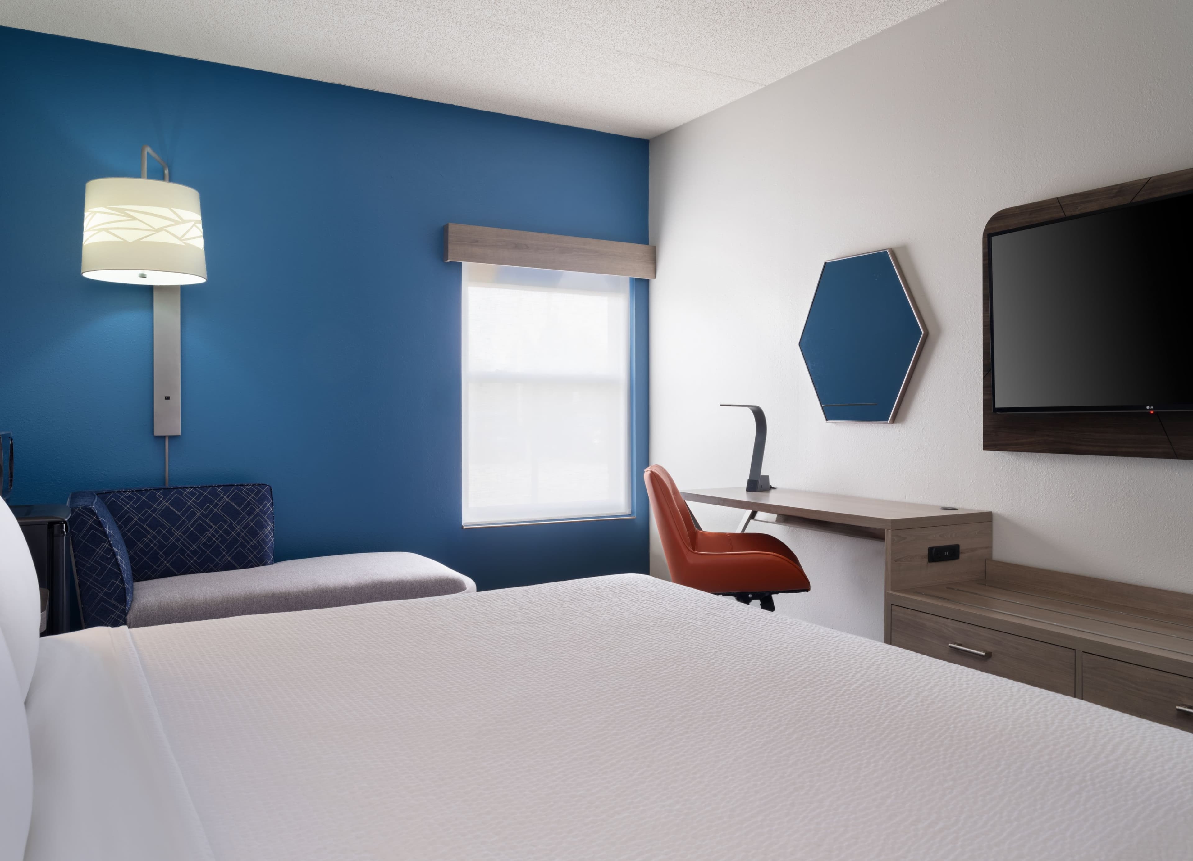Holiday Inn Express Indianapolis Airport — 18