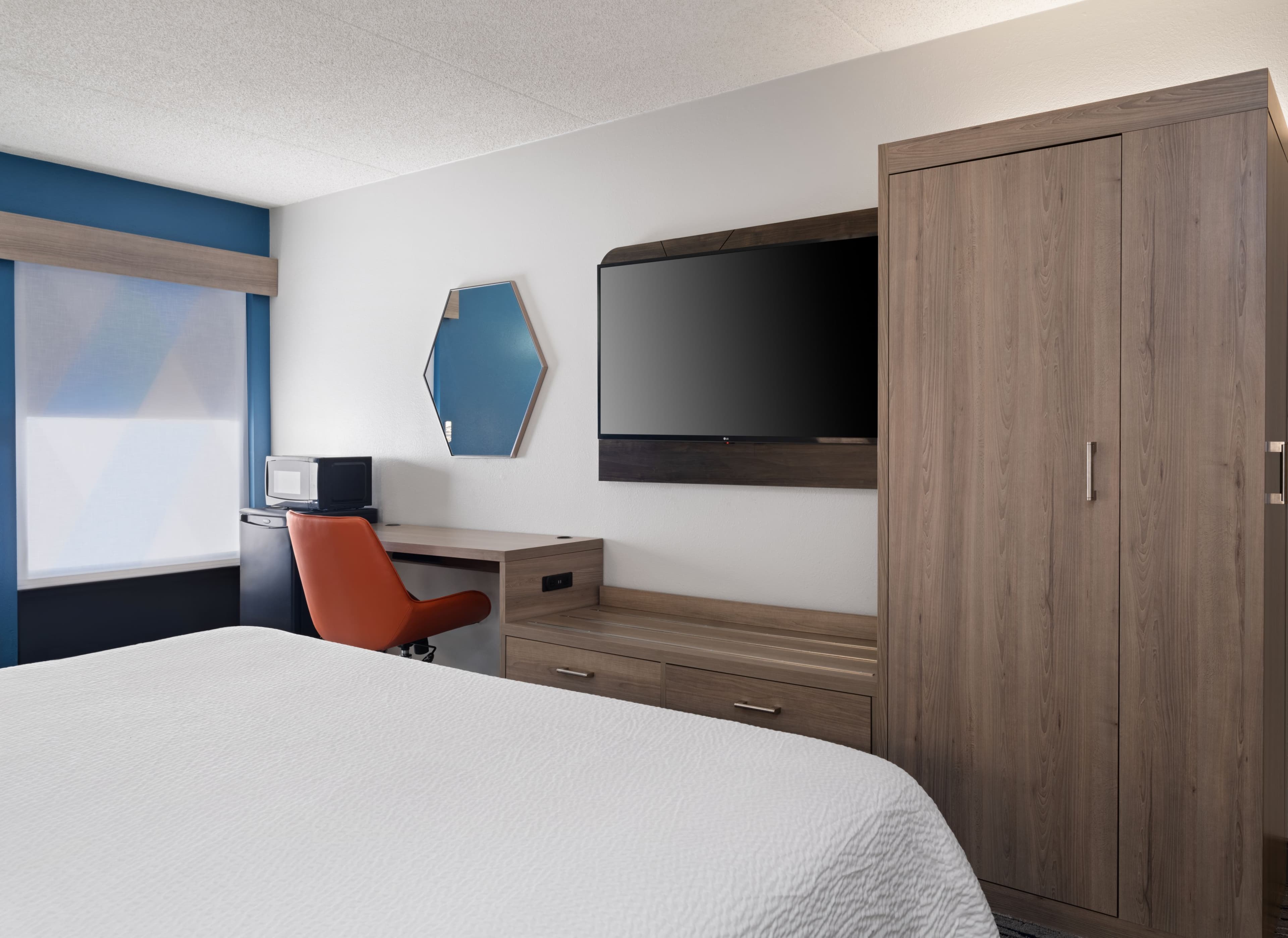 Holiday Inn Express Indianapolis Airport — 15