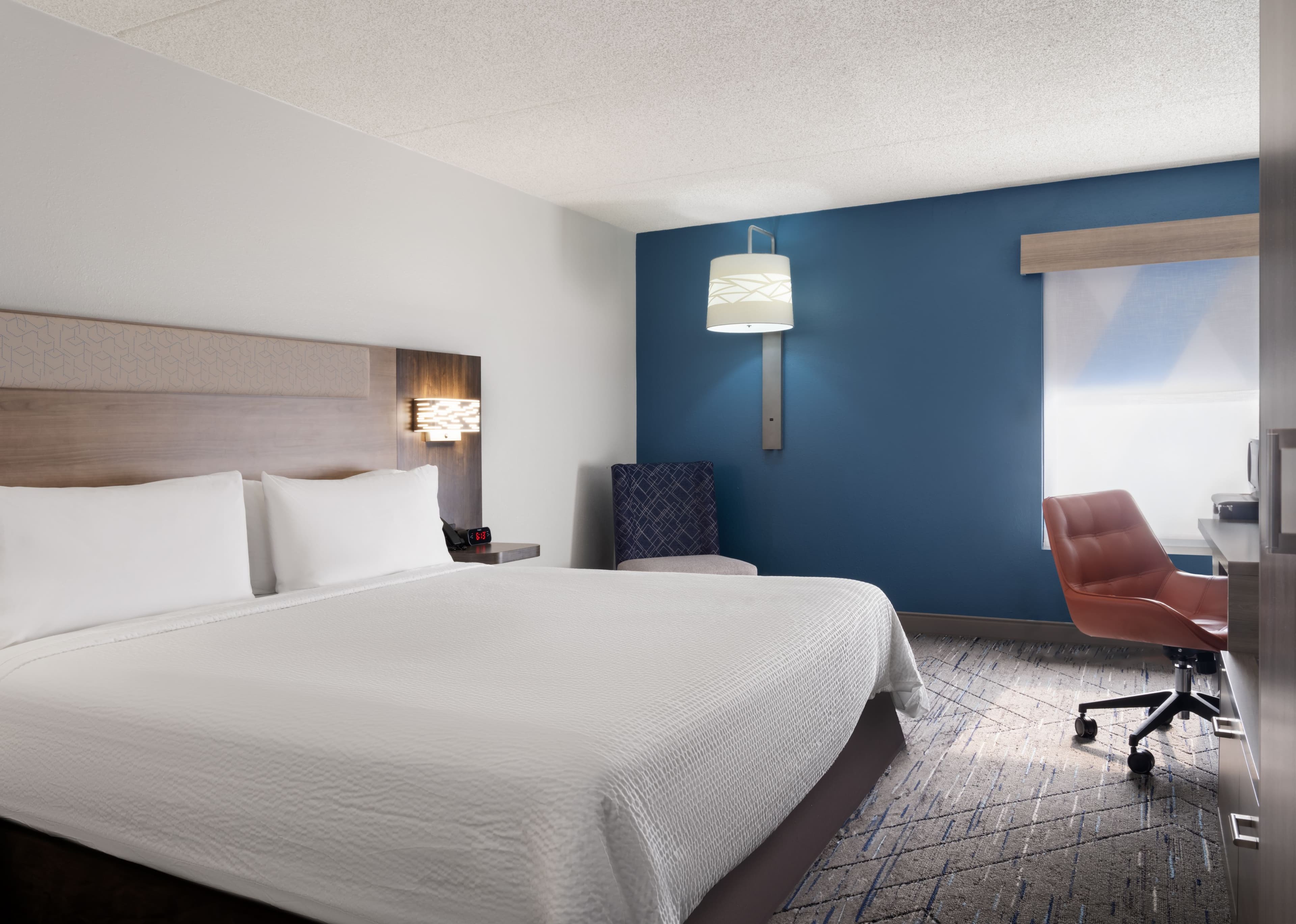 Holiday Inn Express Indianapolis Airport — 16