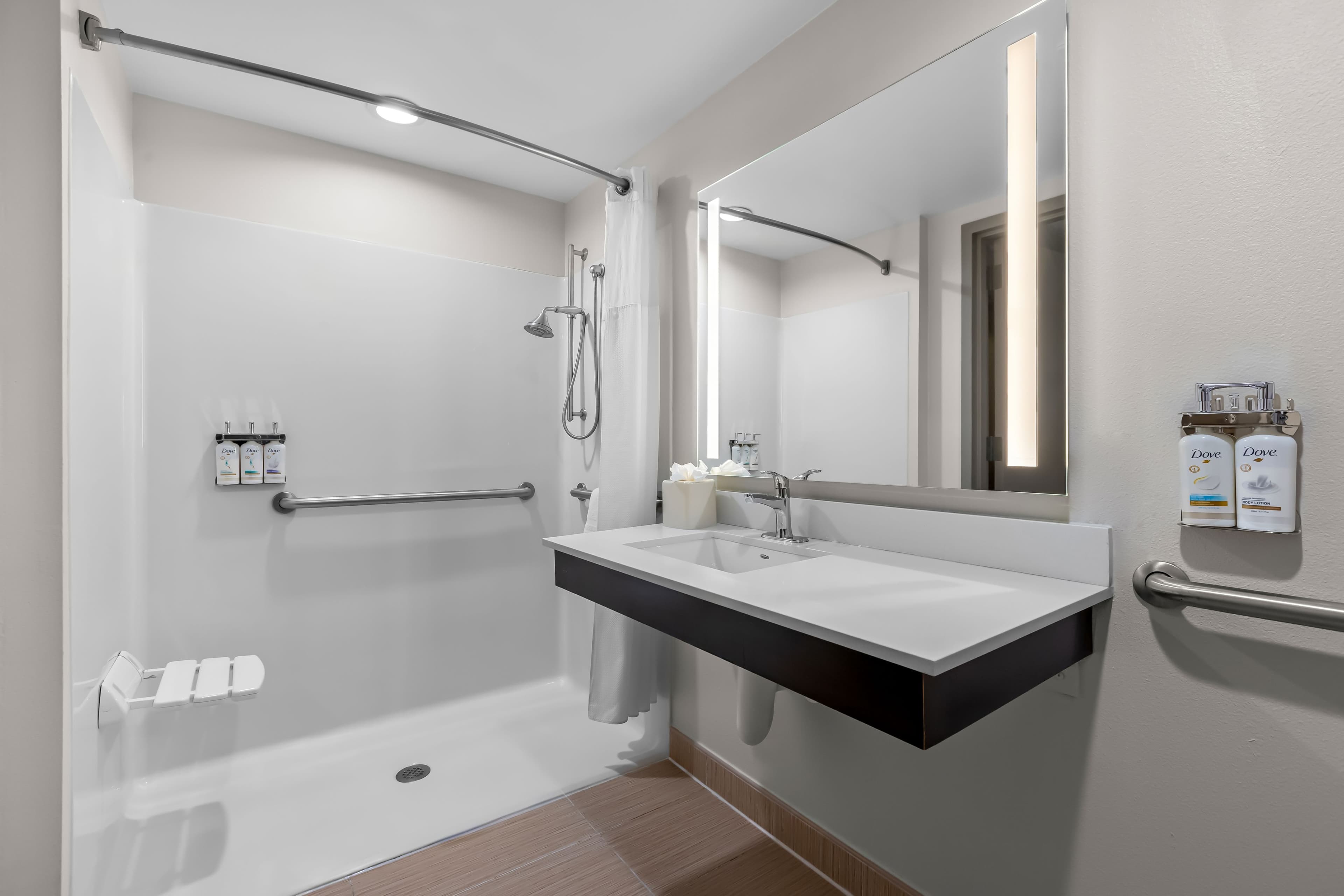 Holiday Inn Express Princeton Southeast — 10
