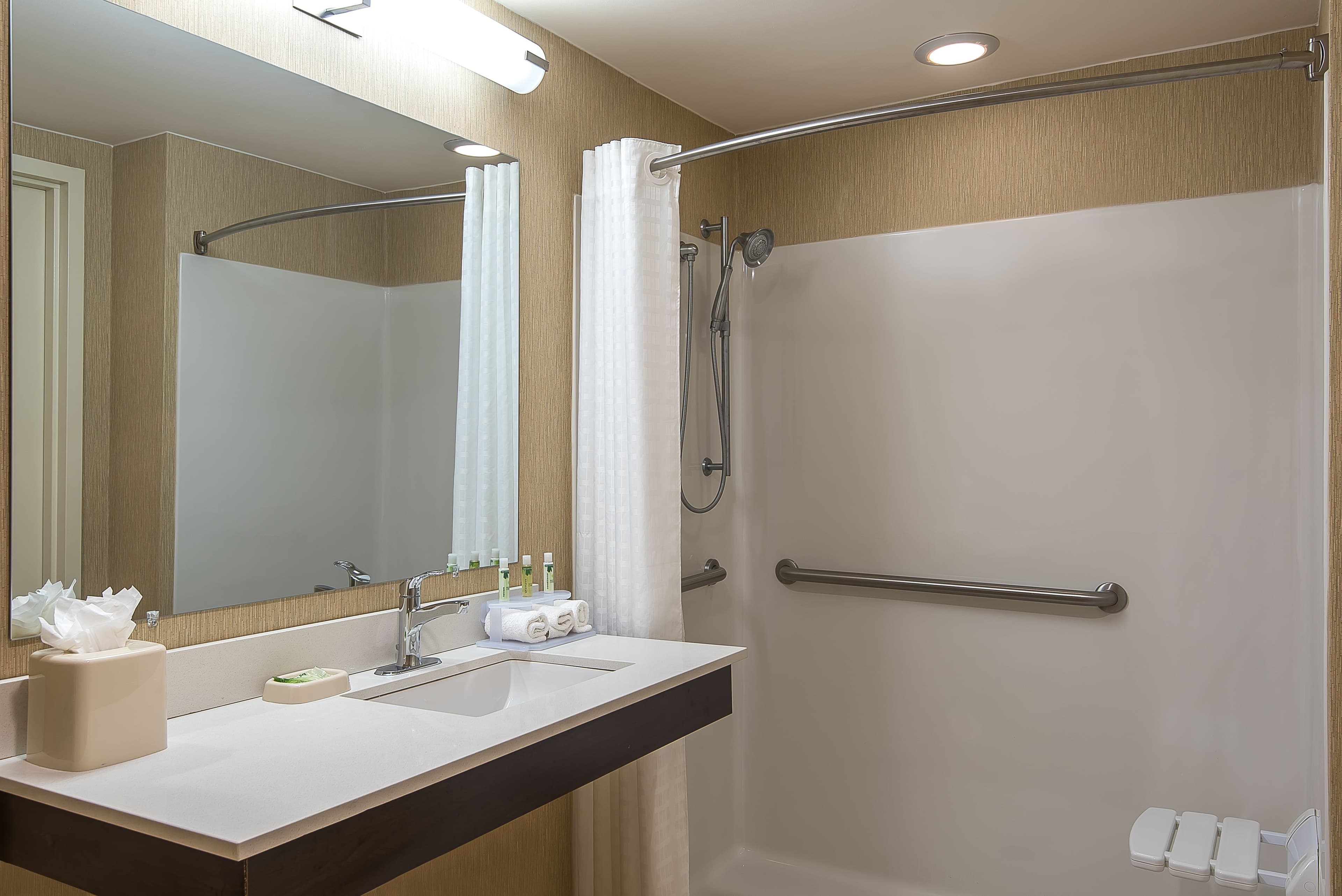 Holiday Inn Express Princeton Southeast — 9