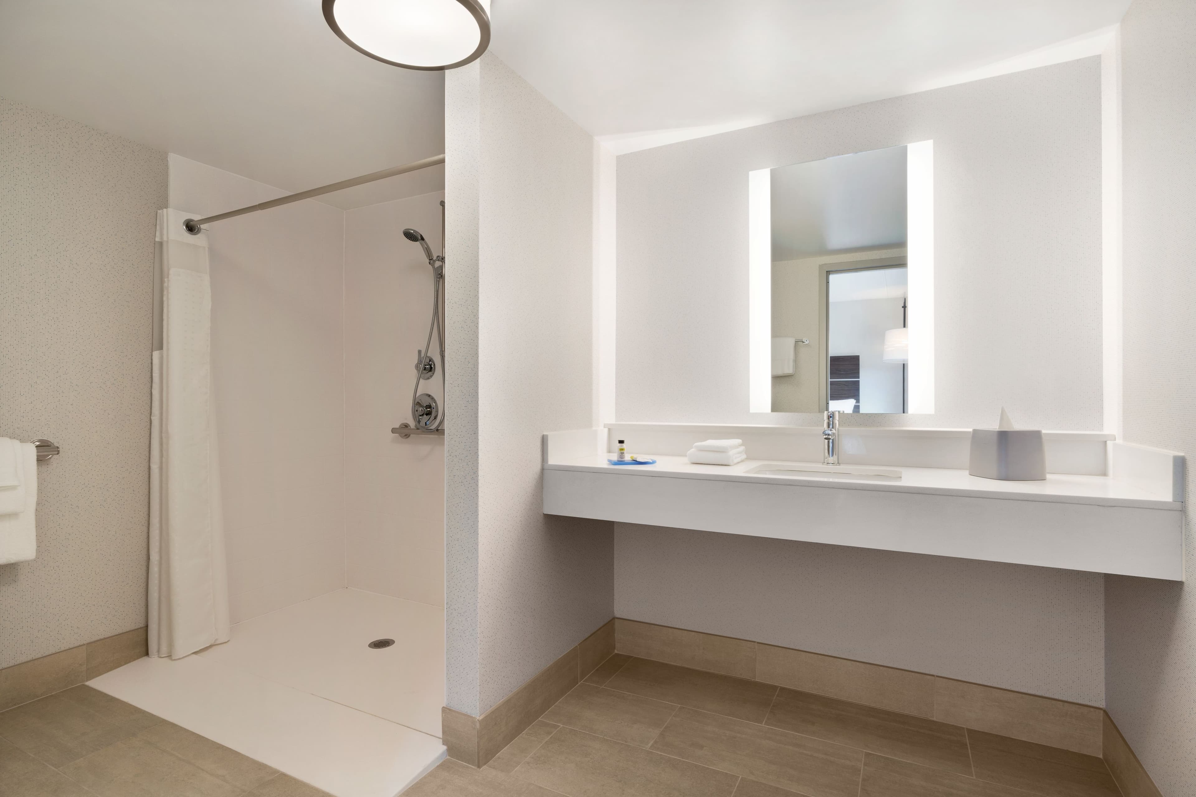 Holiday Inn Express Plattsburgh — 15