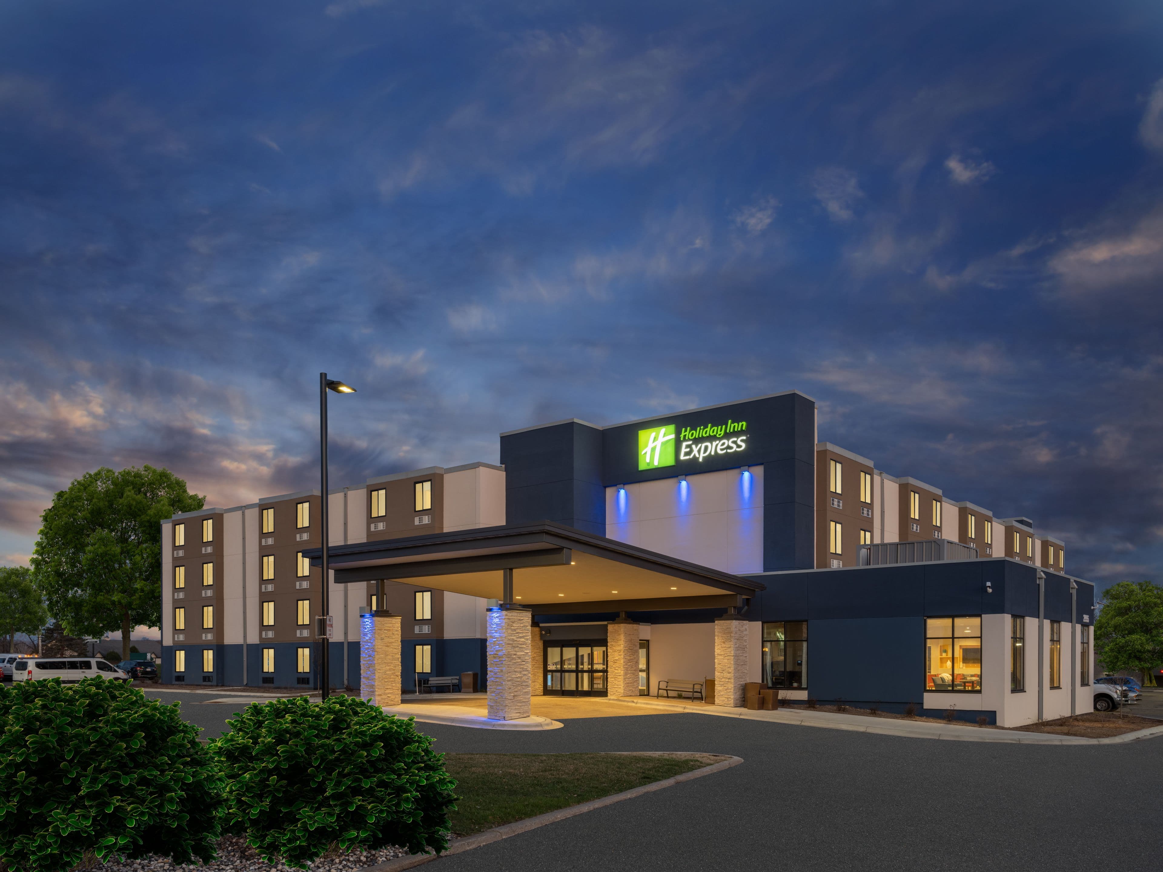 Holiday Inn Express Minneapolis West - Plymouth - Image 1