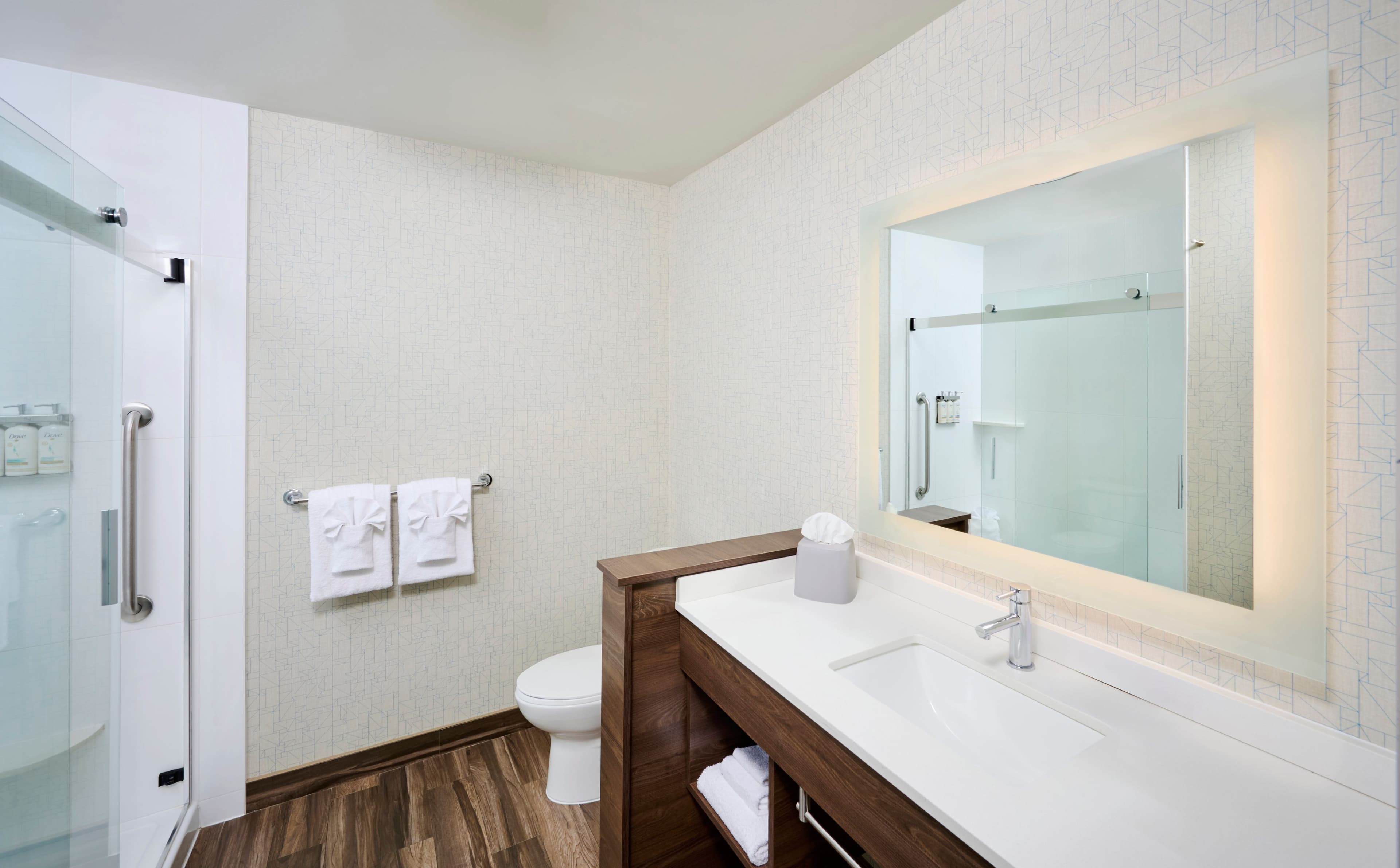 Holiday Inn Express Sarnia - Point Edward - Image 4