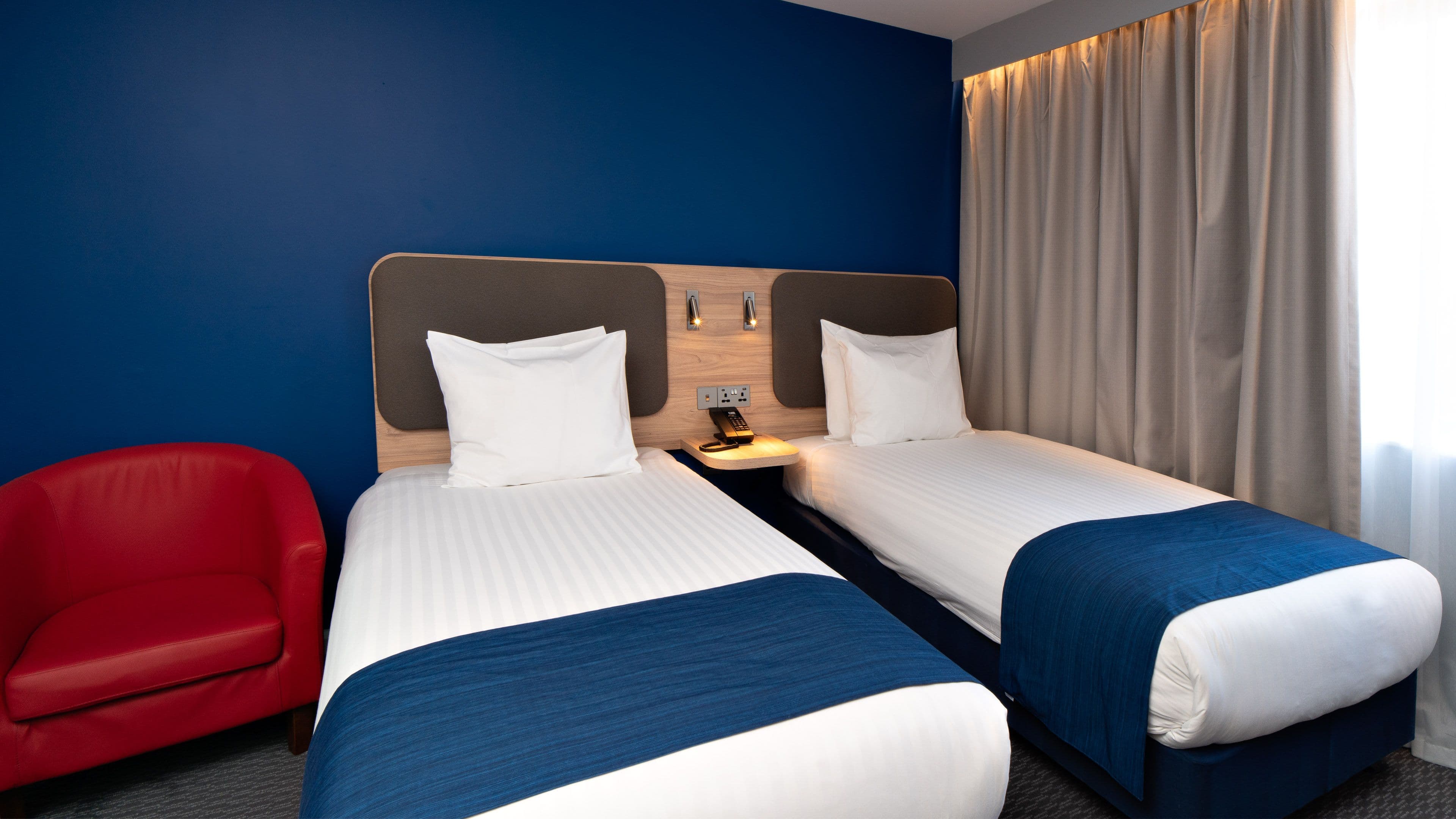 Holiday Inn Express Poole — 23