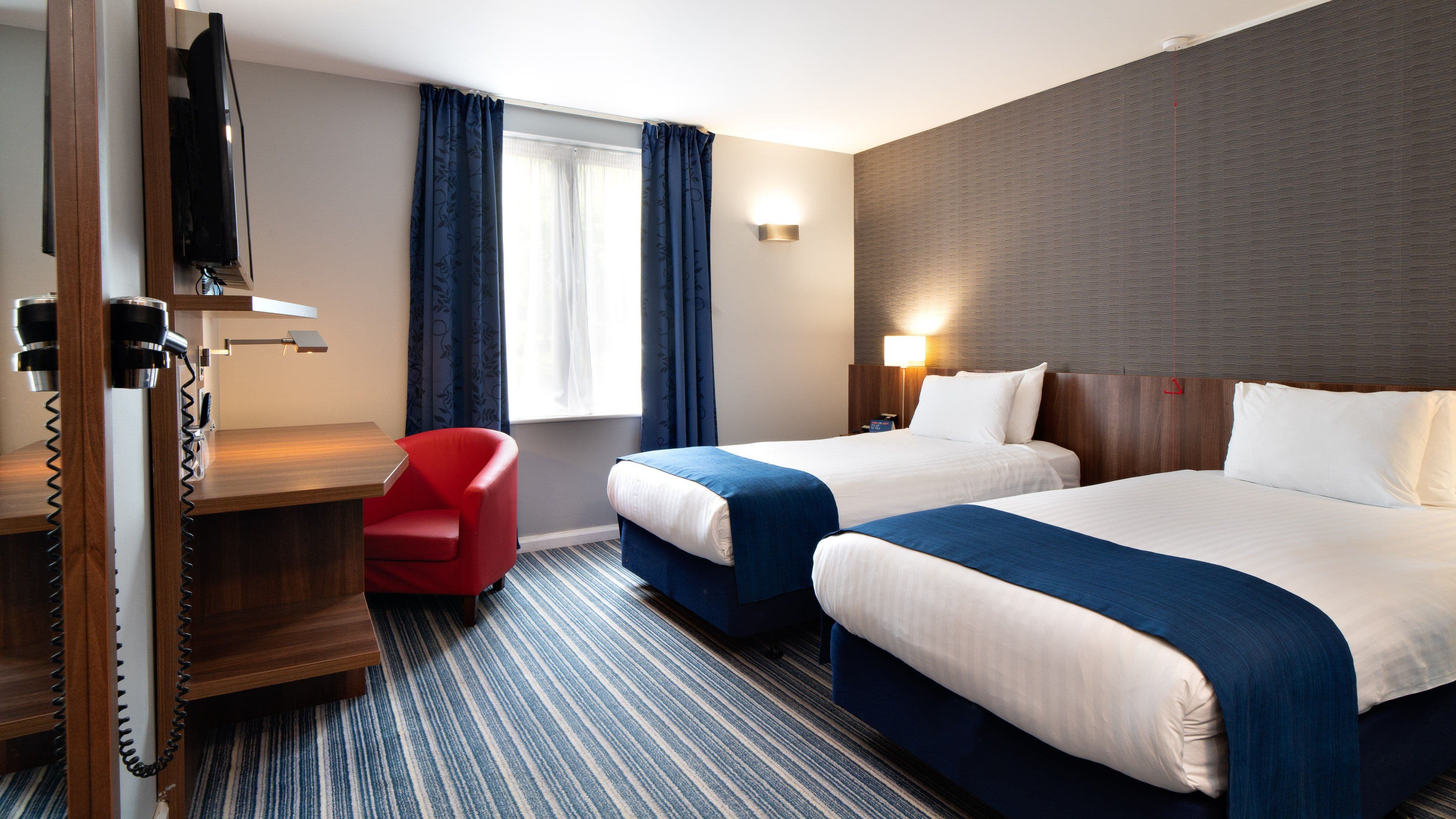 Holiday Inn Express Poole — 25