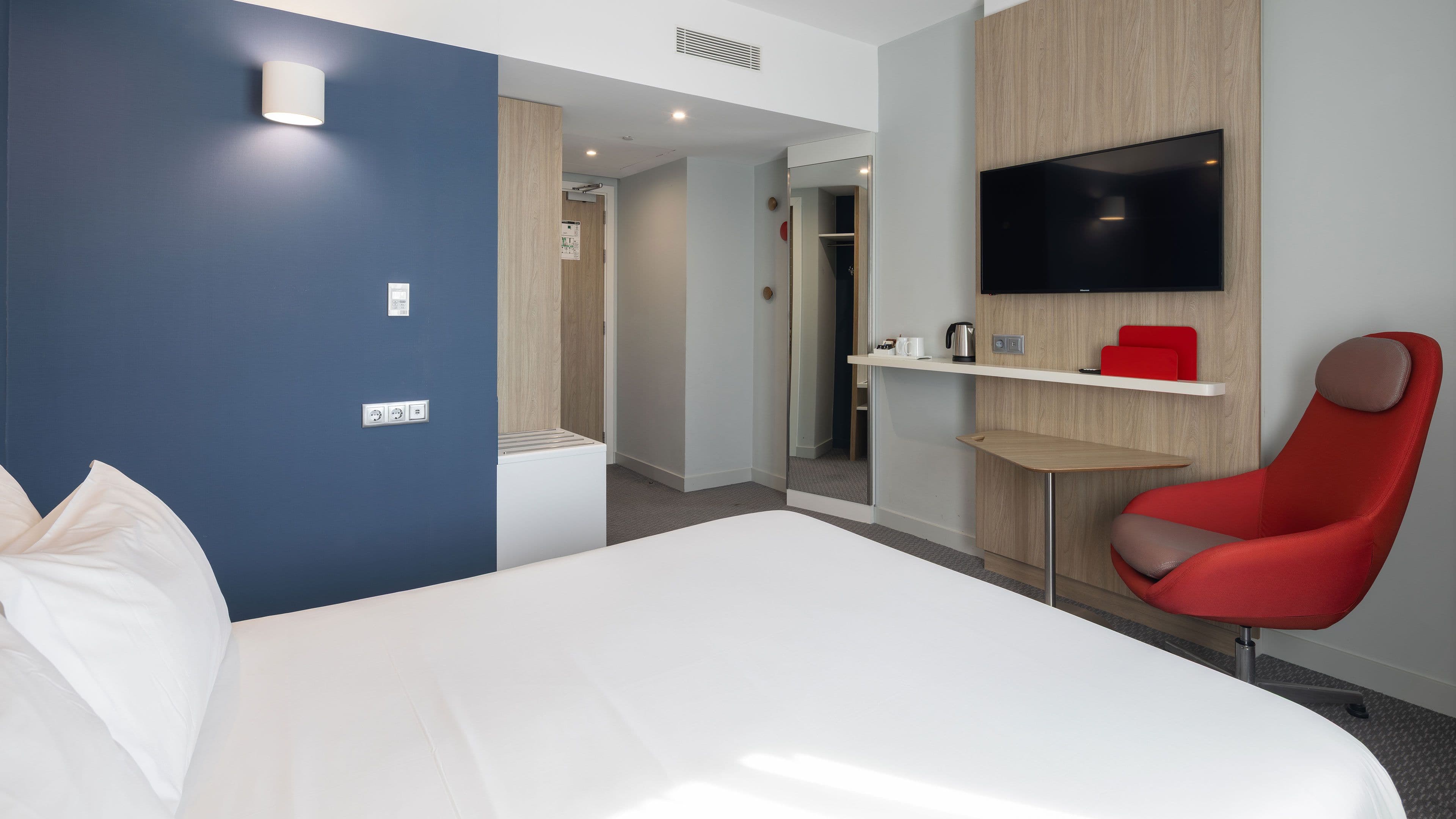 Holiday Inn Express Porto City Centre - Image 3