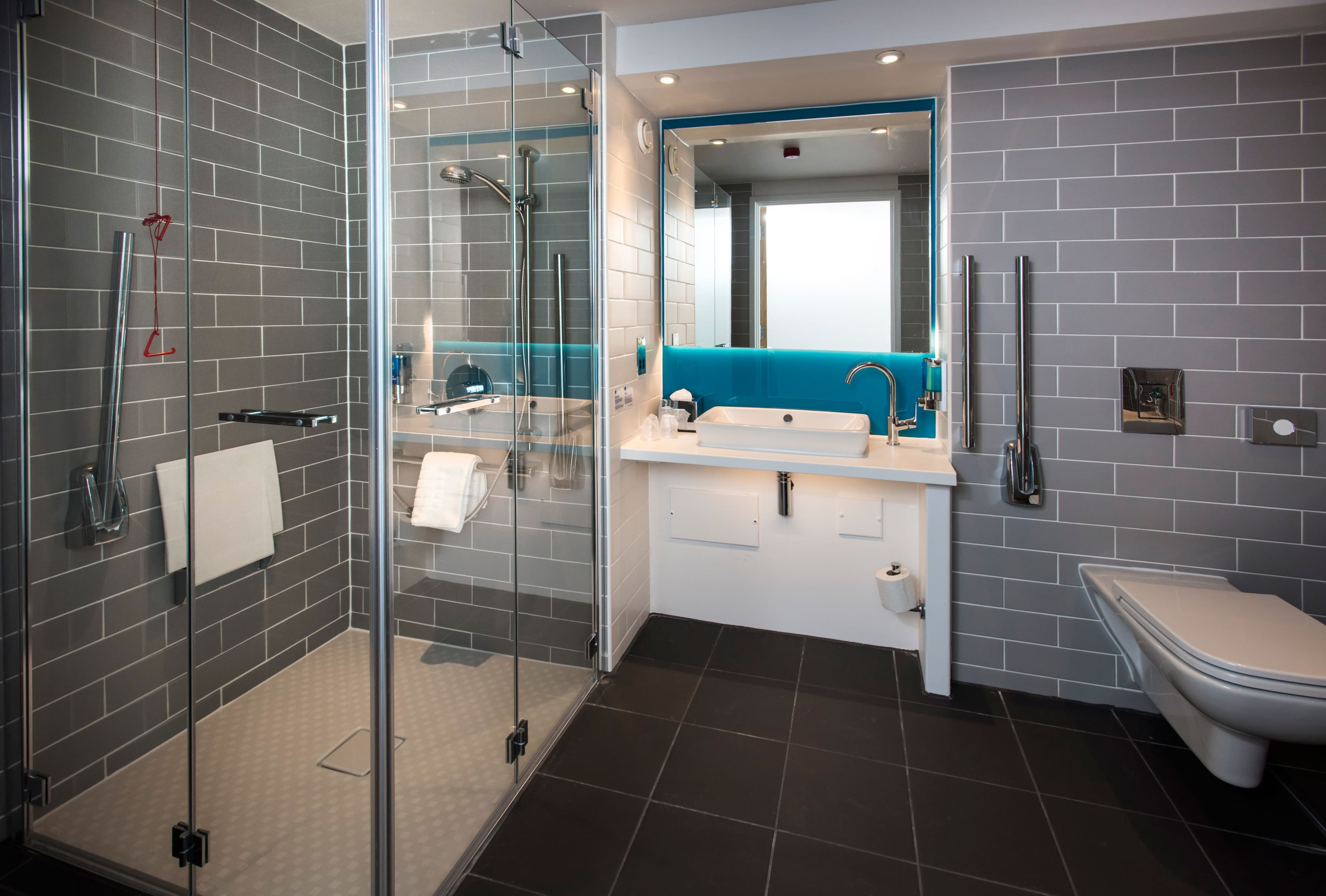 1 Double Accessible with Free Hot Breakfast - Image 4