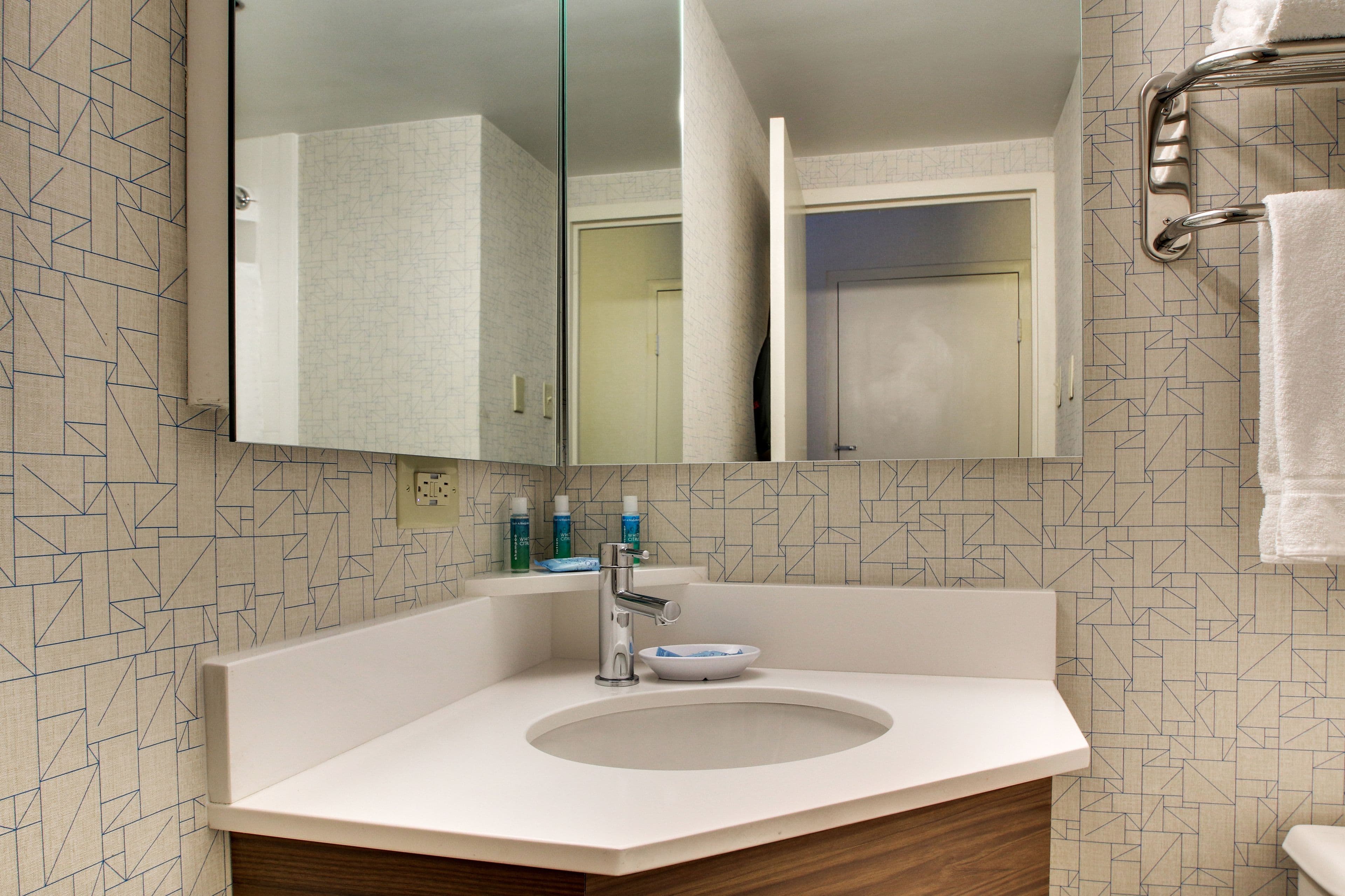 Holiday Inn Express Poughkeepsie — 8