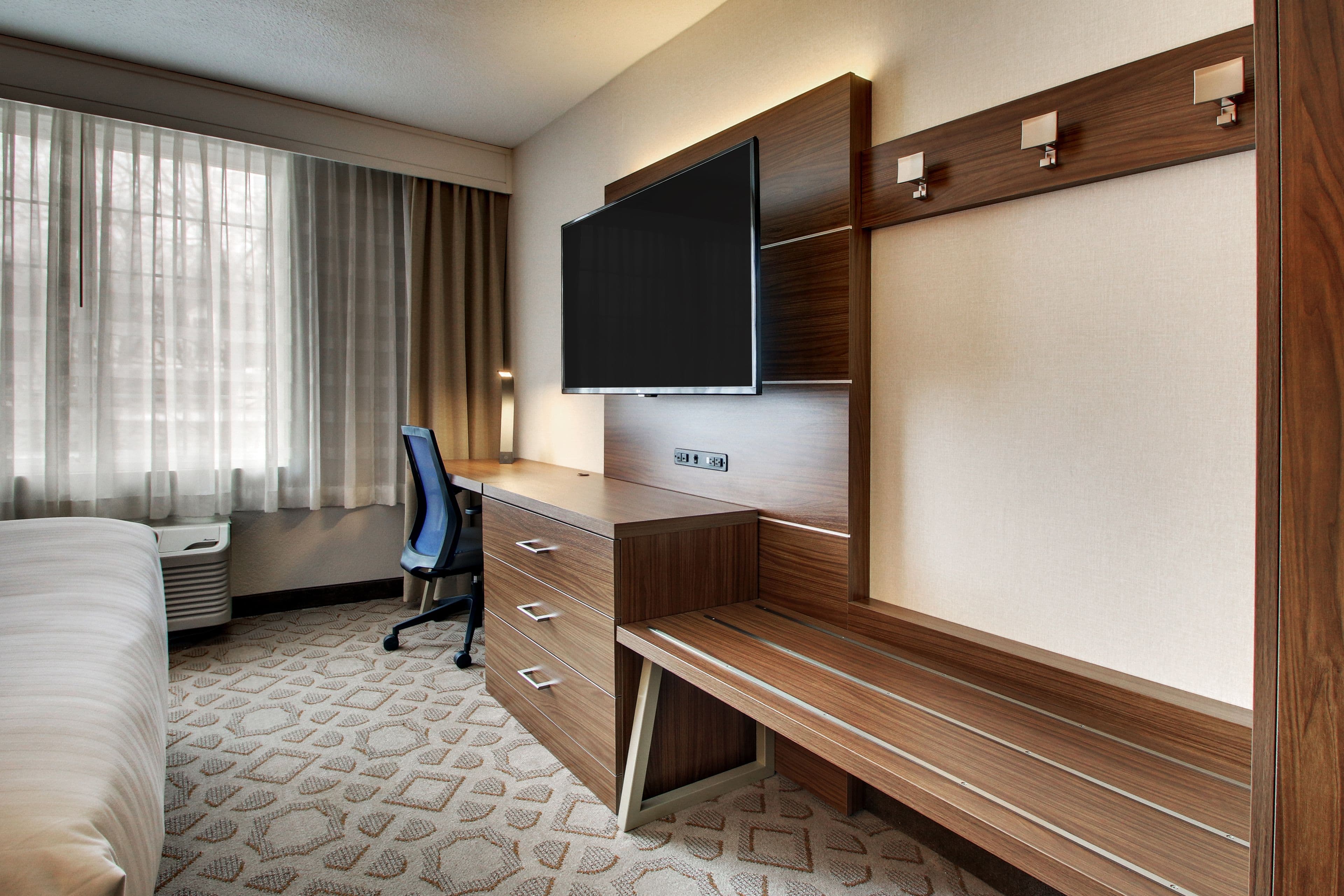 Holiday Inn Express Poughkeepsie — 11