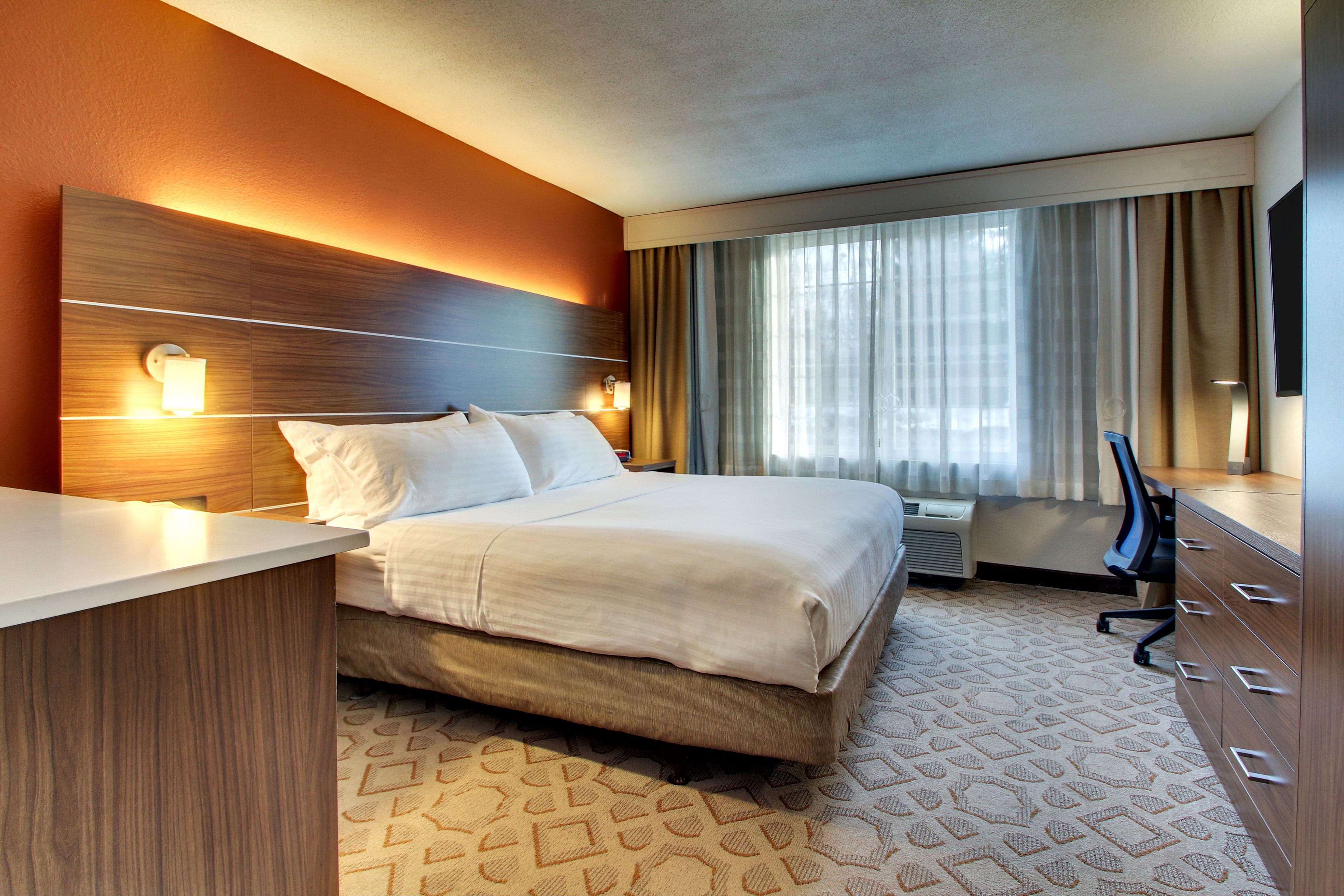 Holiday Inn Express Poughkeepsie - Image 3