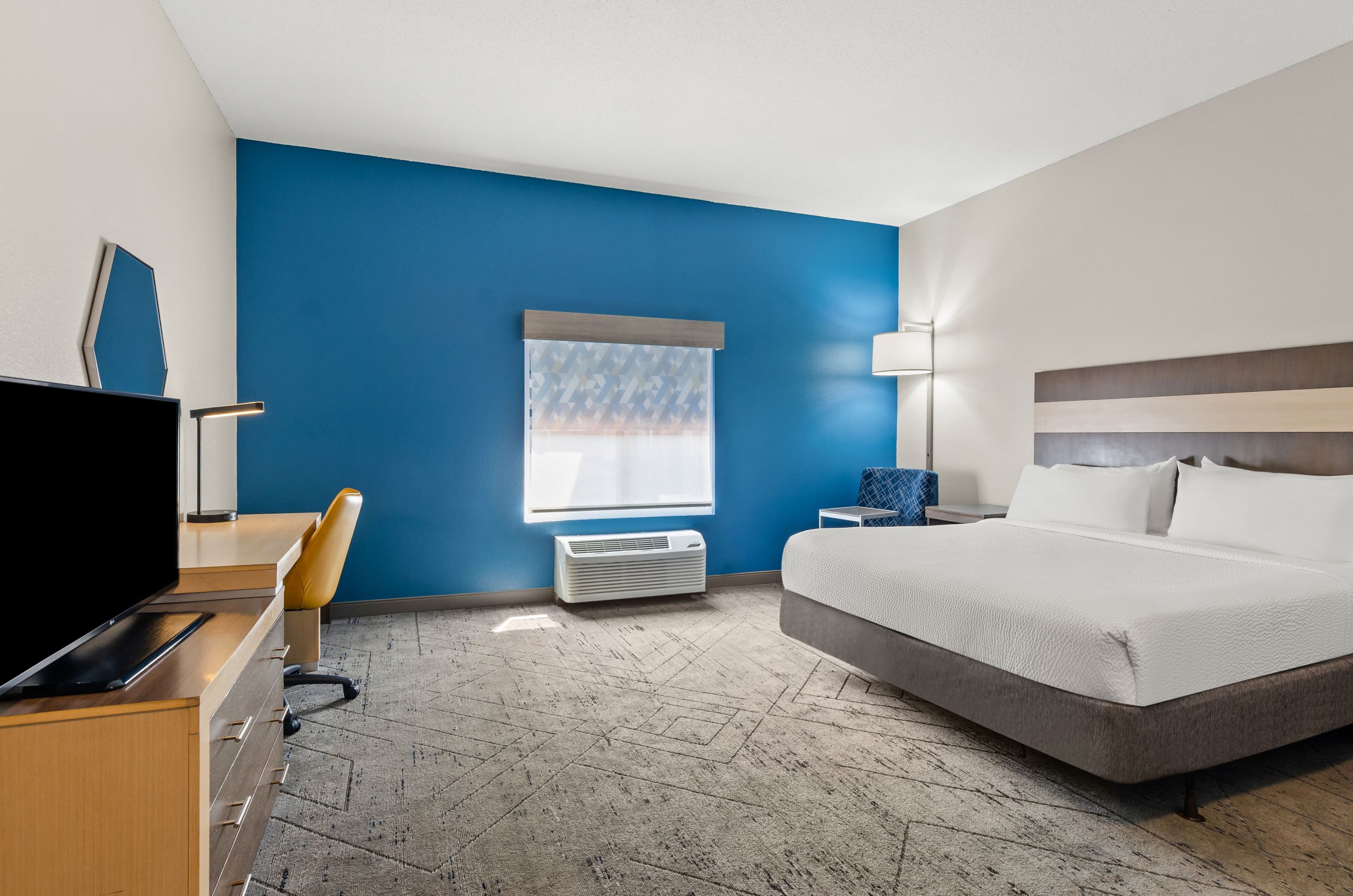 Holiday Inn Express Princeton/I-77 — 6