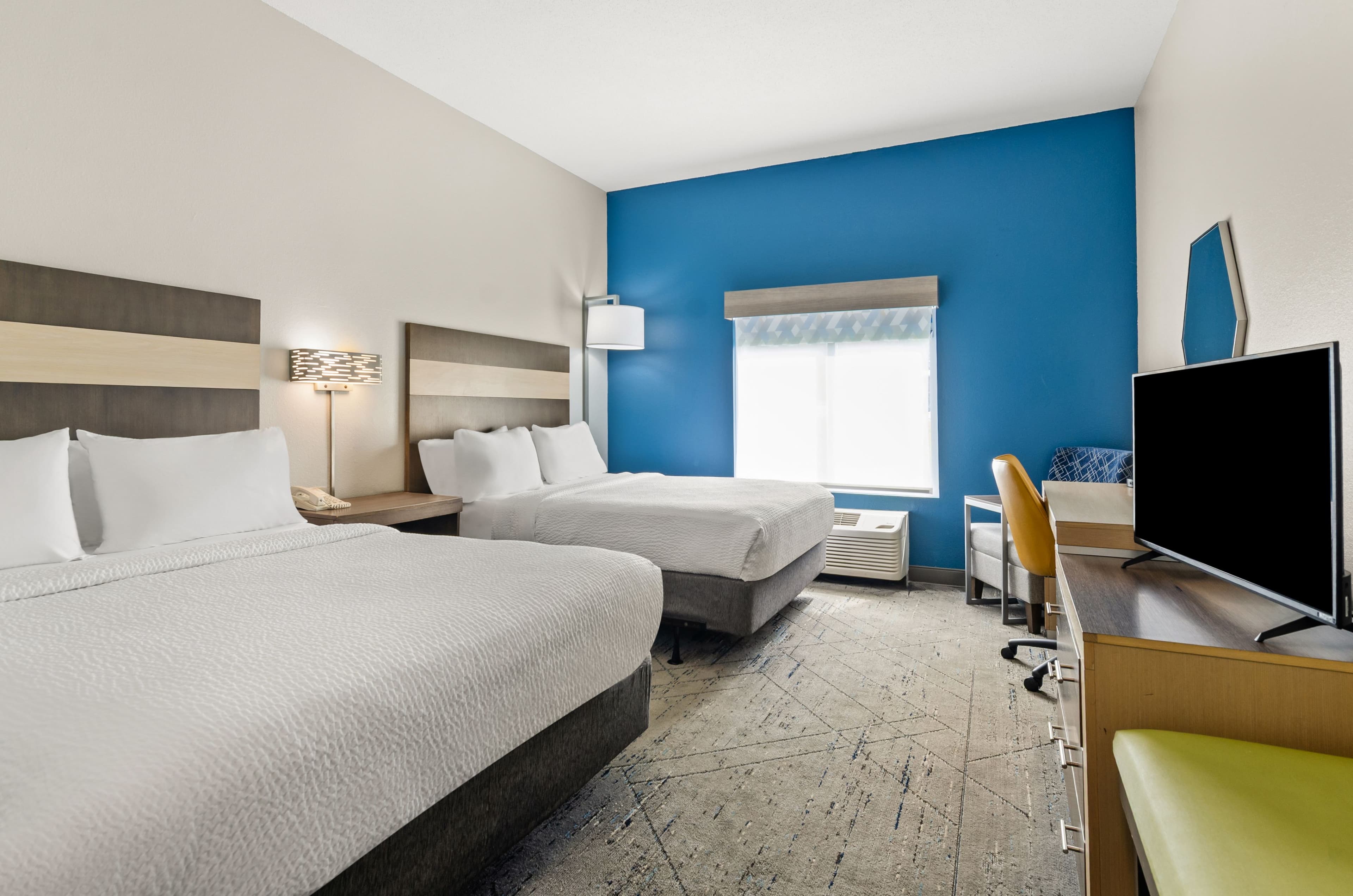 Holiday Inn Express Princeton/I-77 — 18