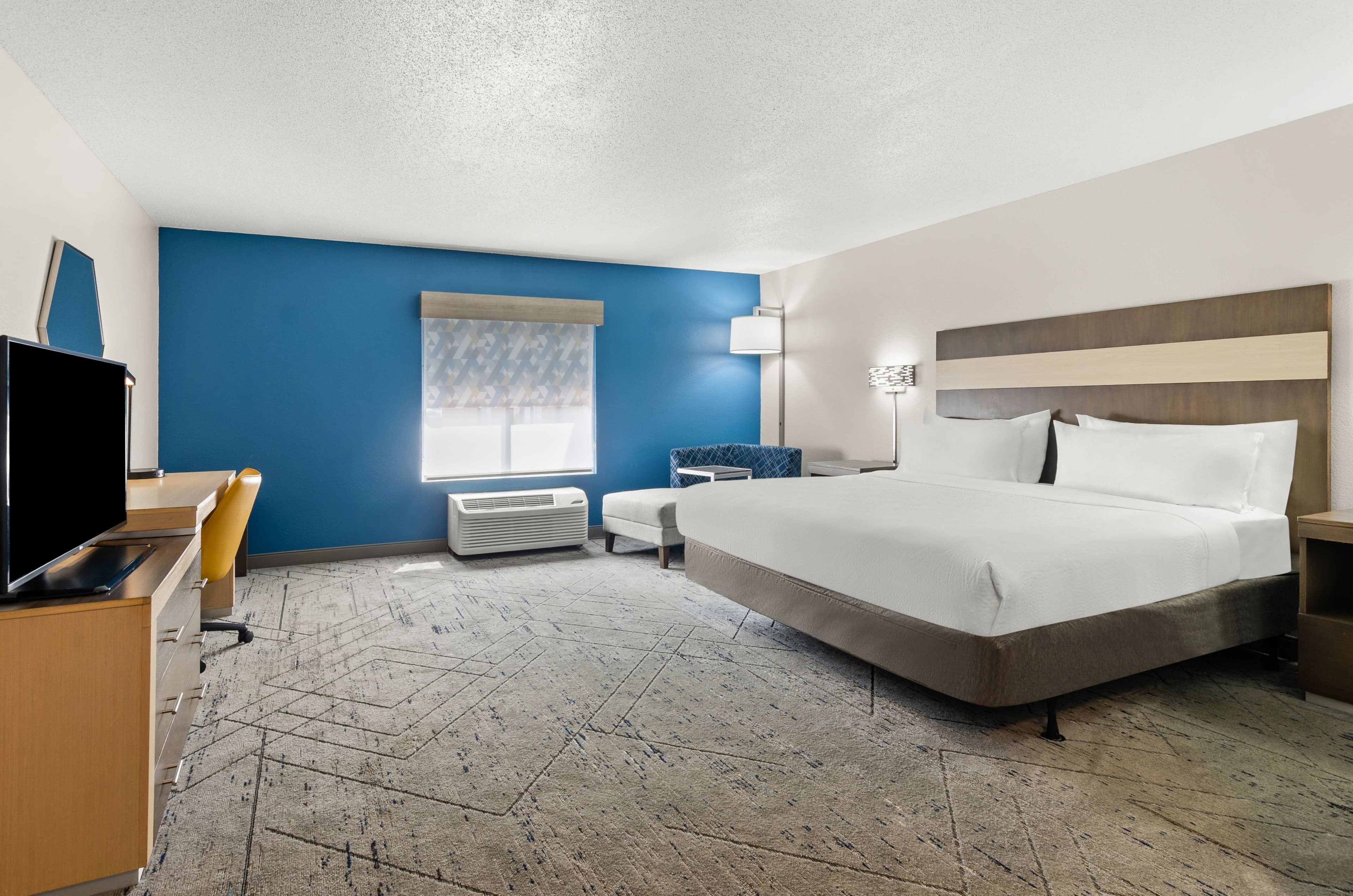 Holiday Inn Express Princeton/I-77 - Image 4