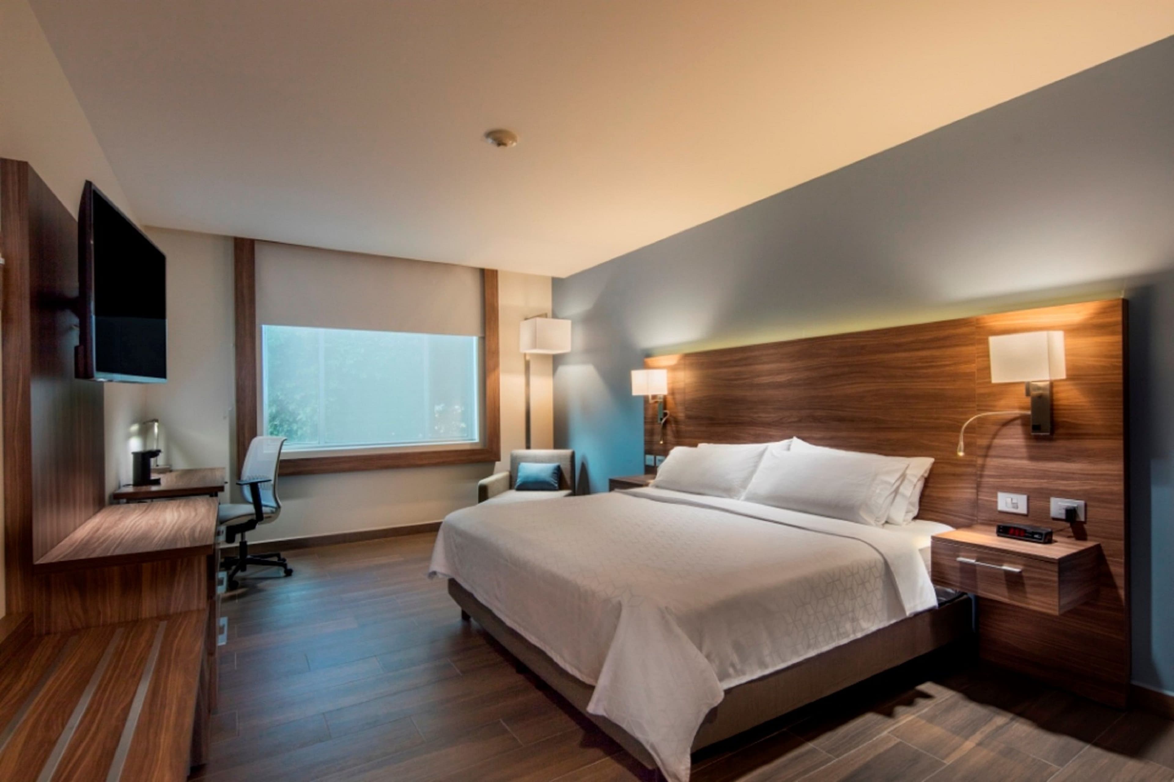 Holiday Inn Express Puebla - Image 2