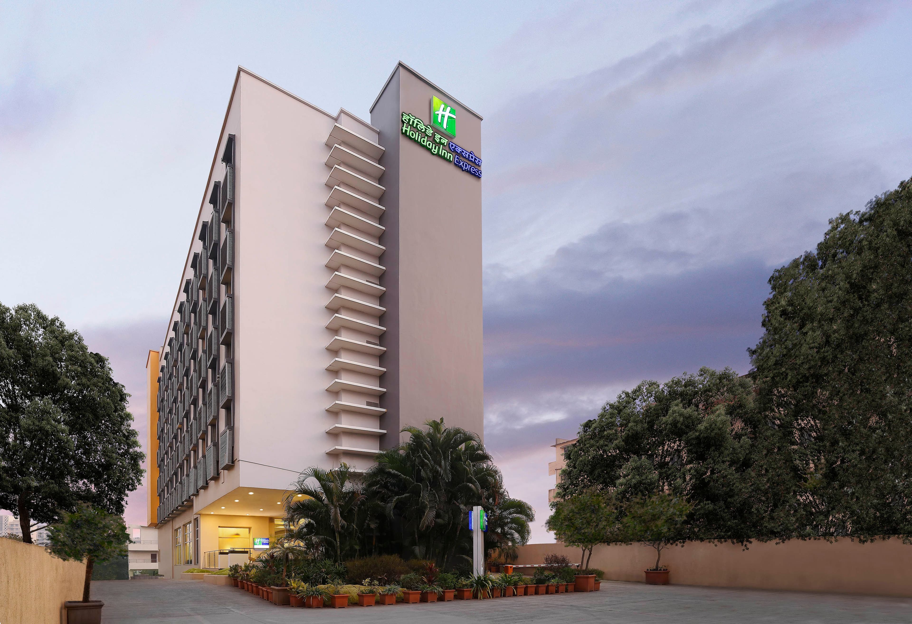 Holiday Inn Express Pune Hinjewadi - Image 1