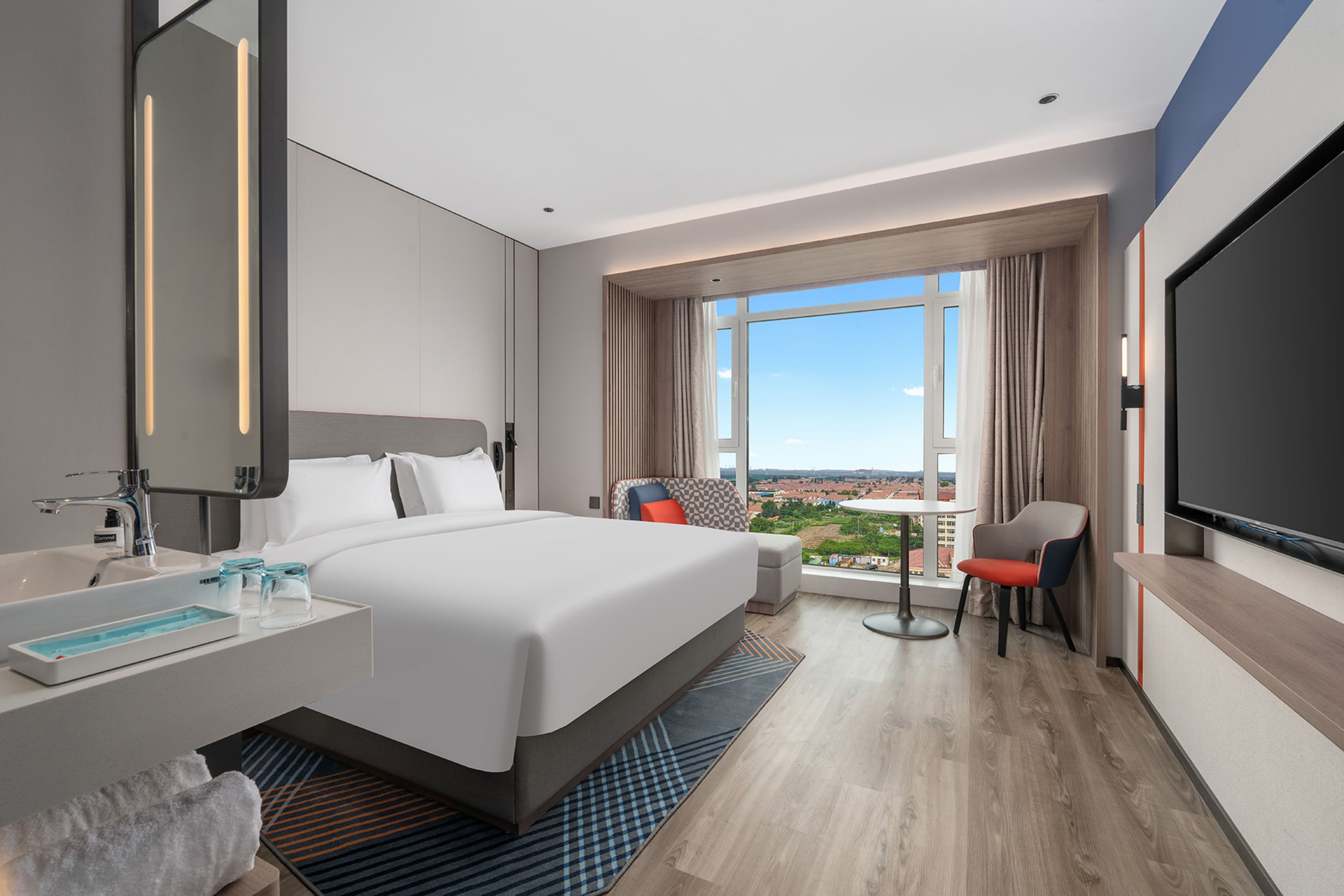 Holiday Inn Express Qingdao Hongdao Station — 8
