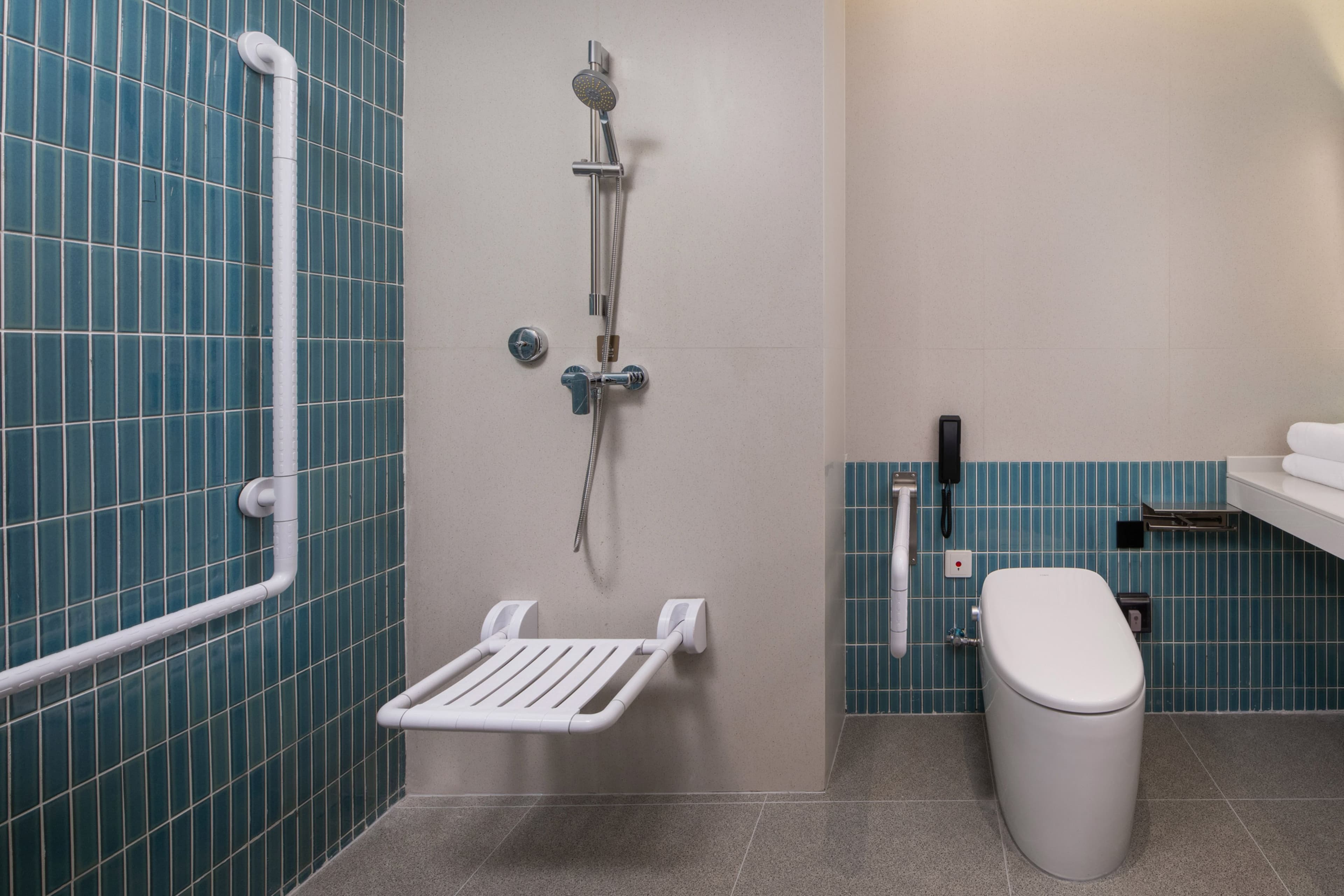 Holiday Inn Express Qingdao City Balcony — 13