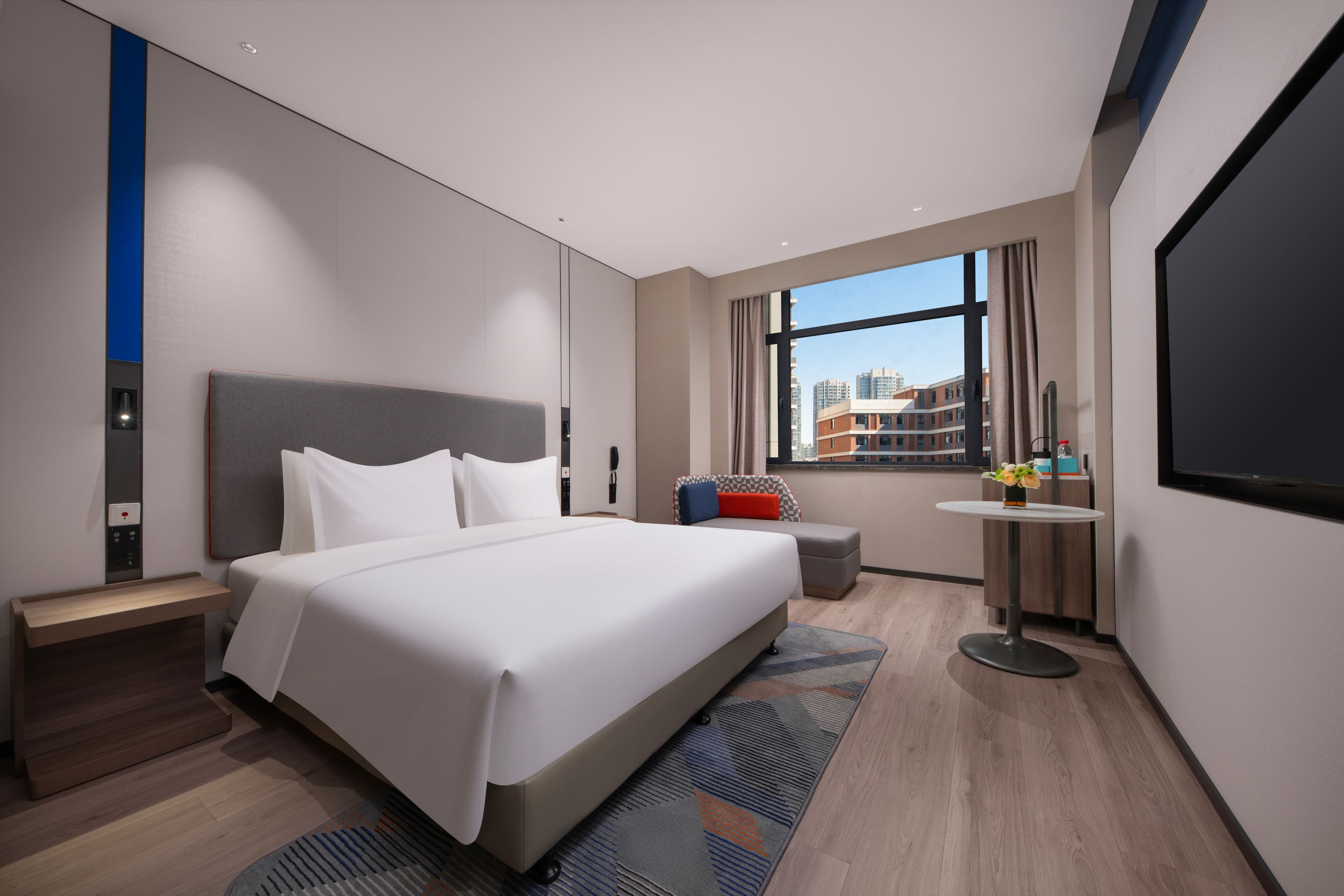 Holiday Inn Express Qingdao City Balcony — 14