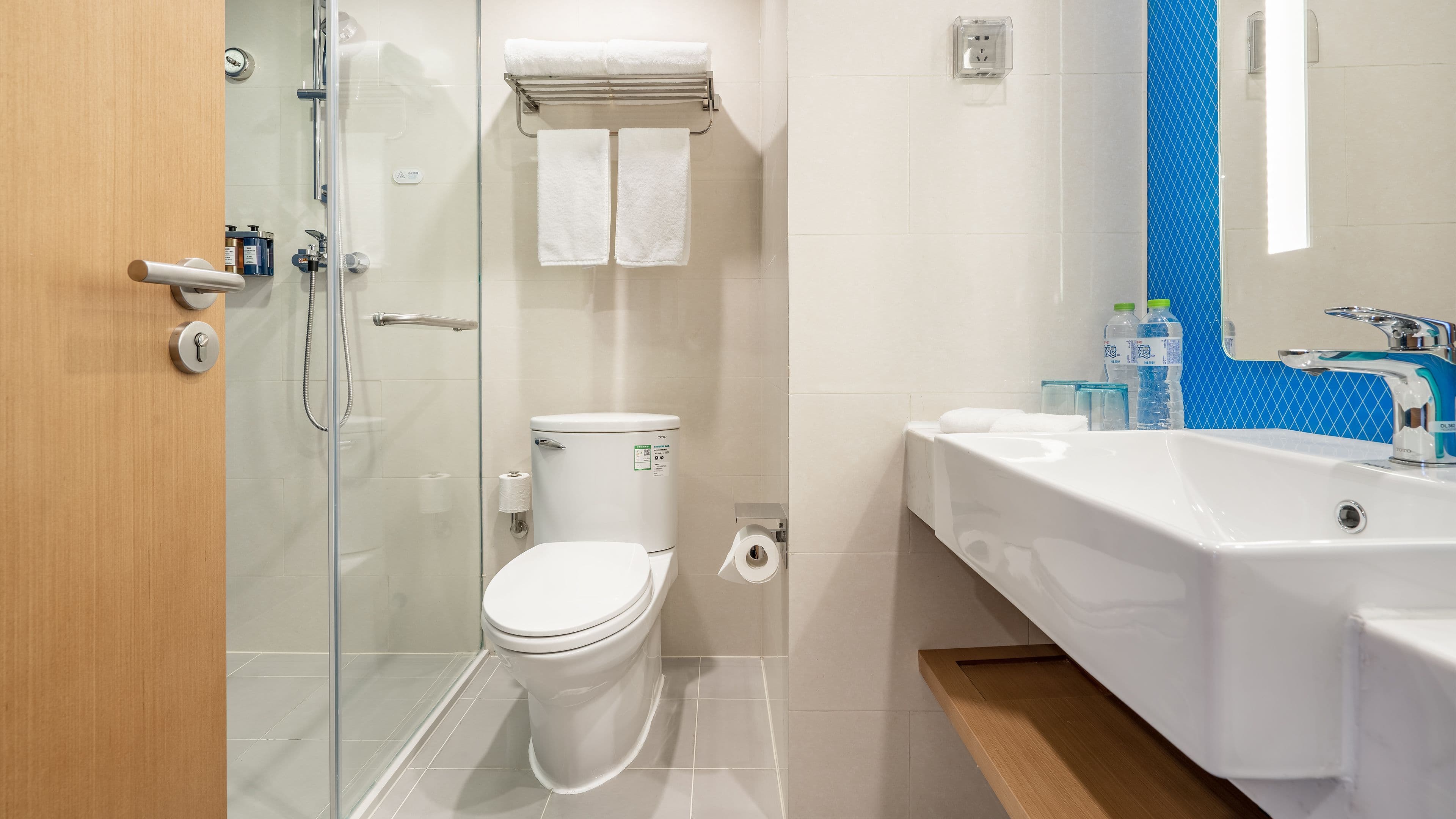 Holiday Inn Express Qingdao City Center — 6