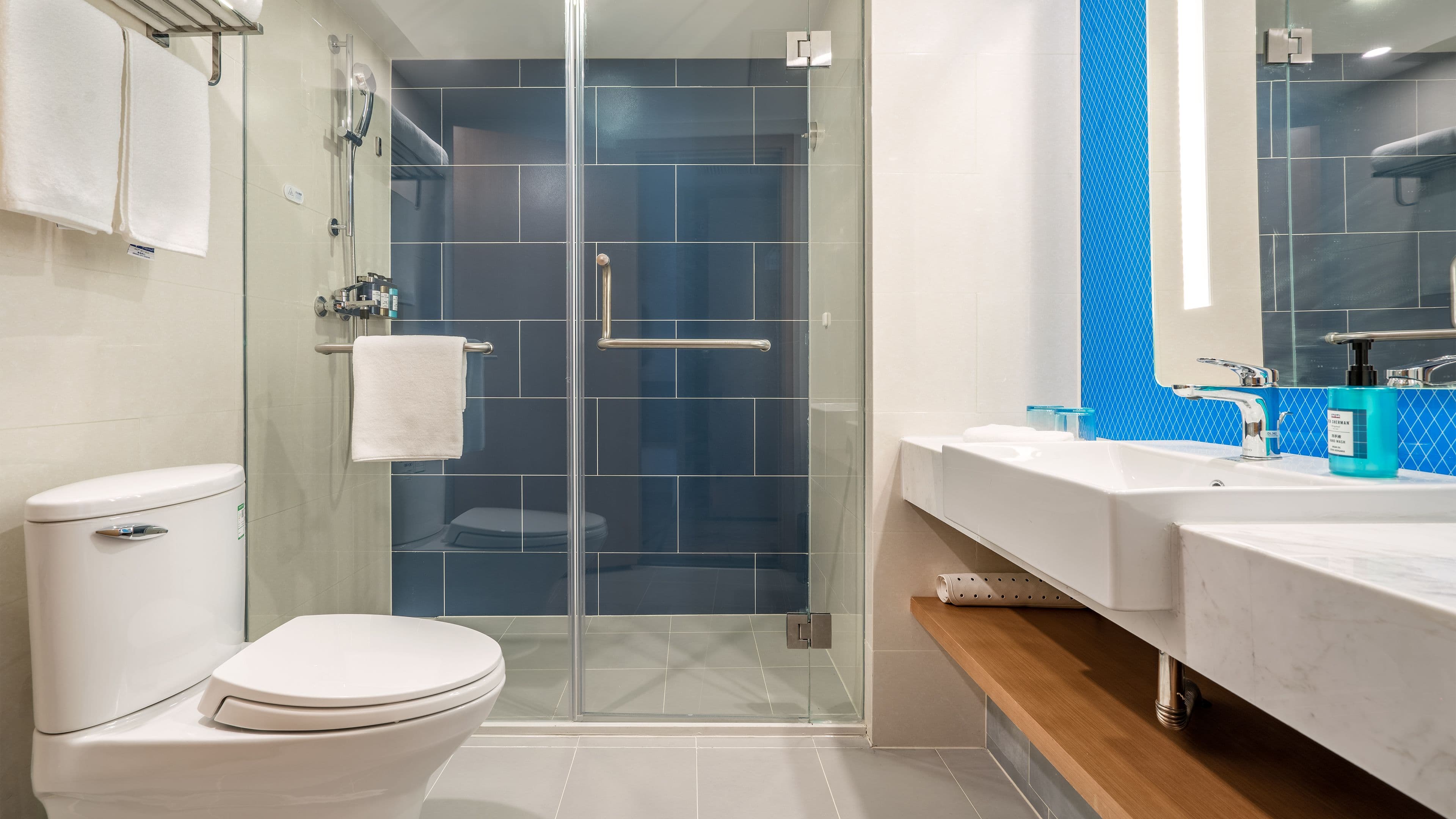 Holiday Inn Express Qingdao City Center - Image 3