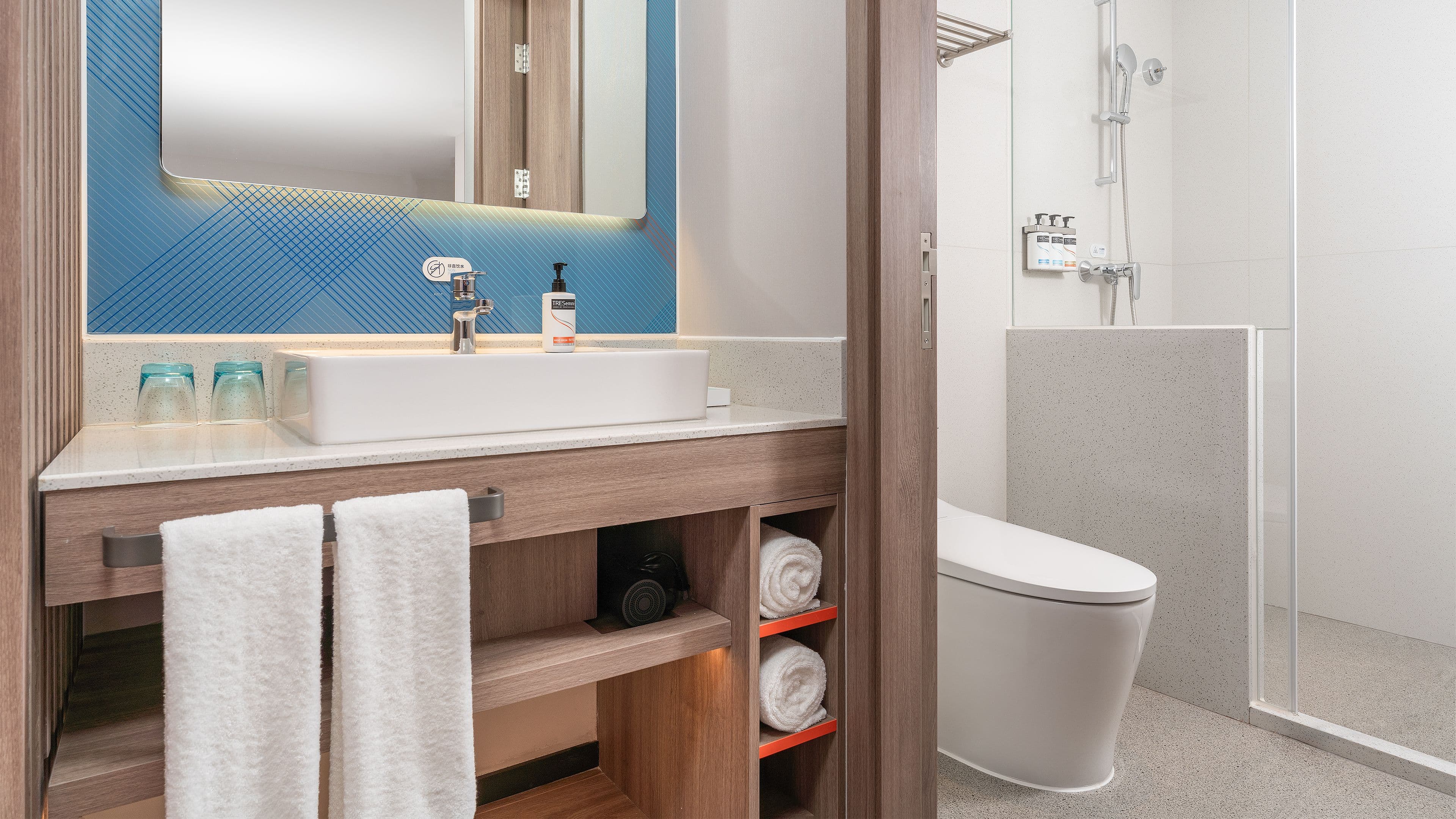 Holiday Inn Express Qingdao Shibei - Image 4