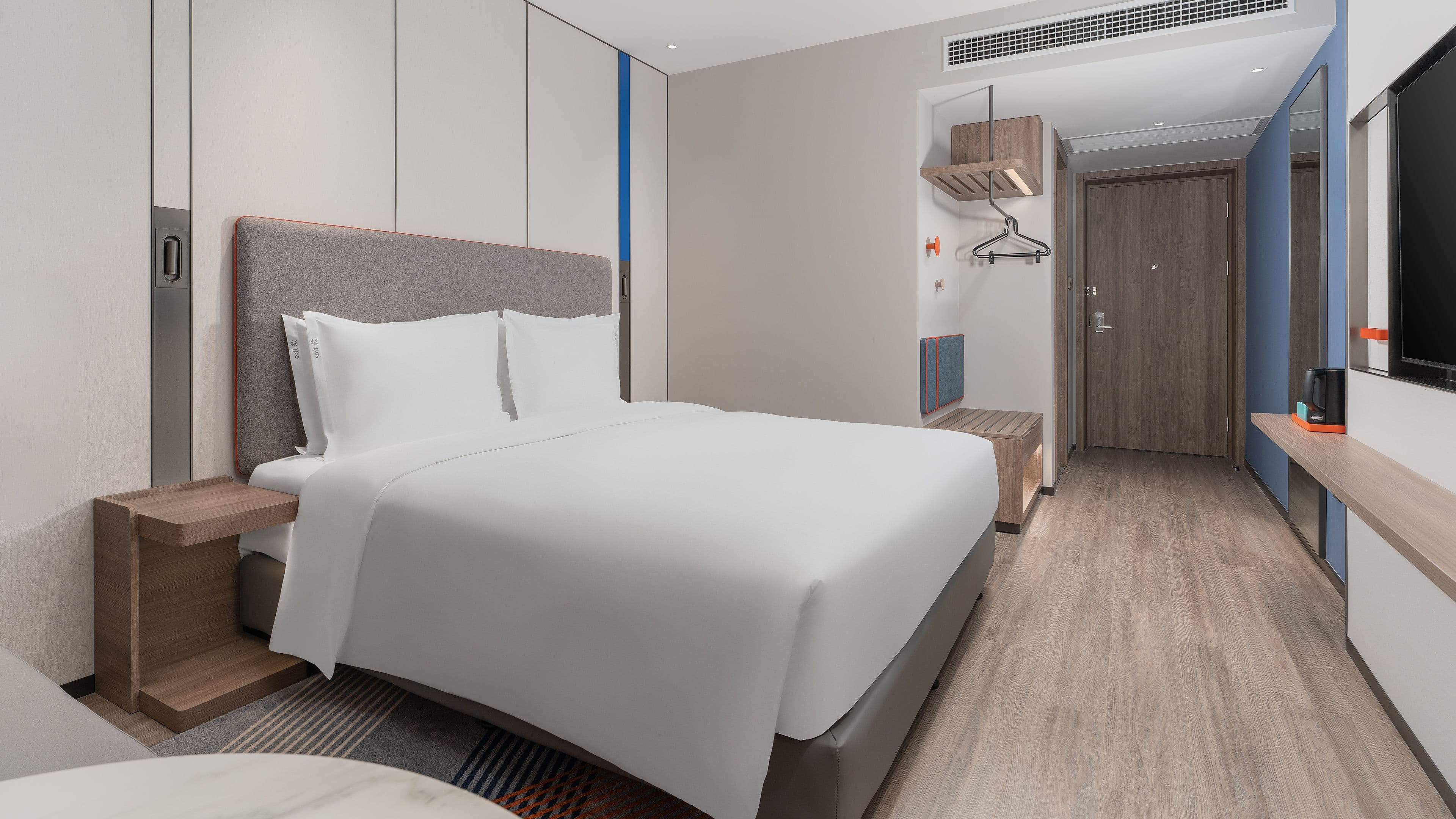 Holiday Inn Express Qingdao Shibei — 6