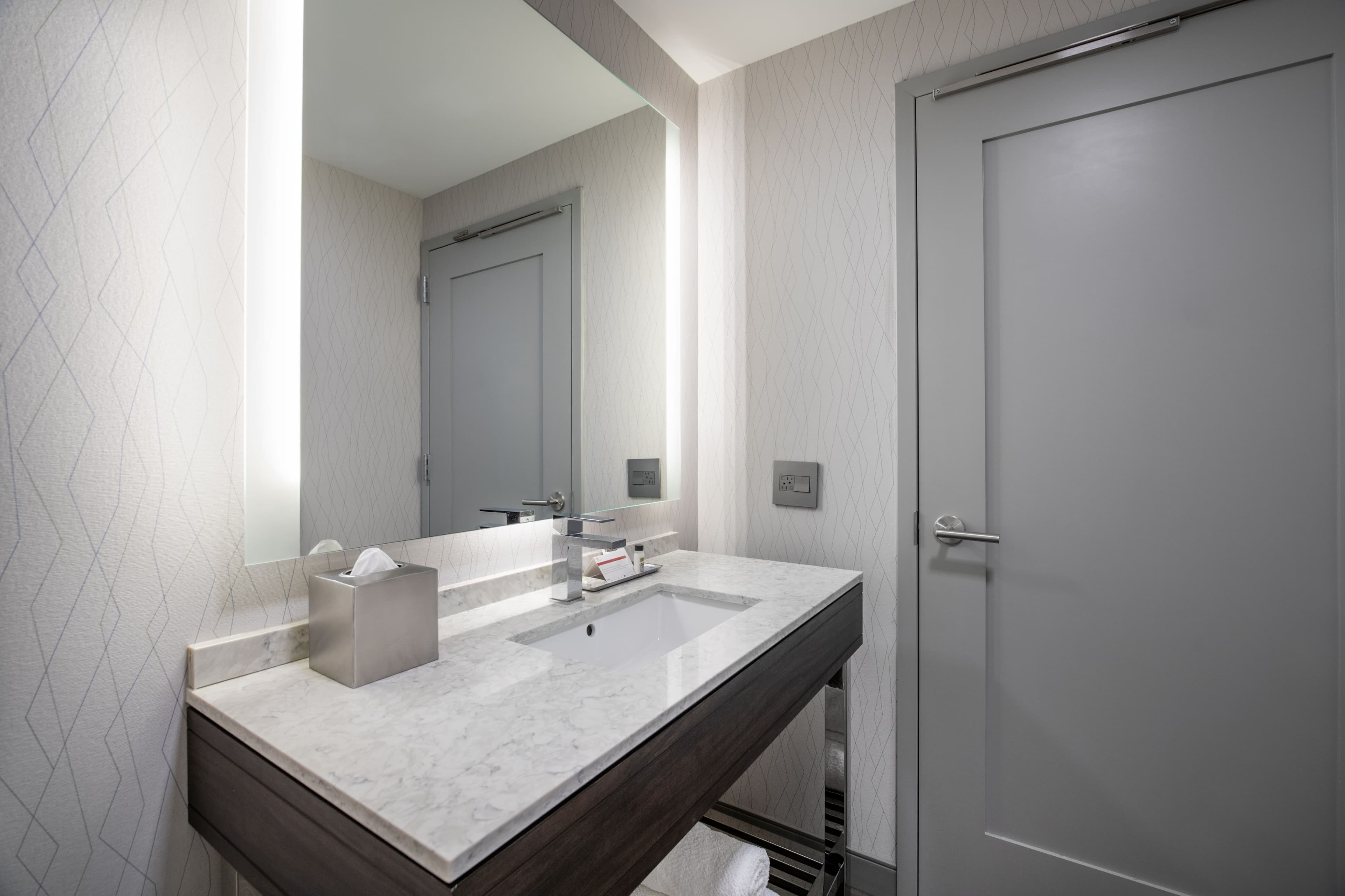 Holiday Inn Express Boston - Quincy — 6