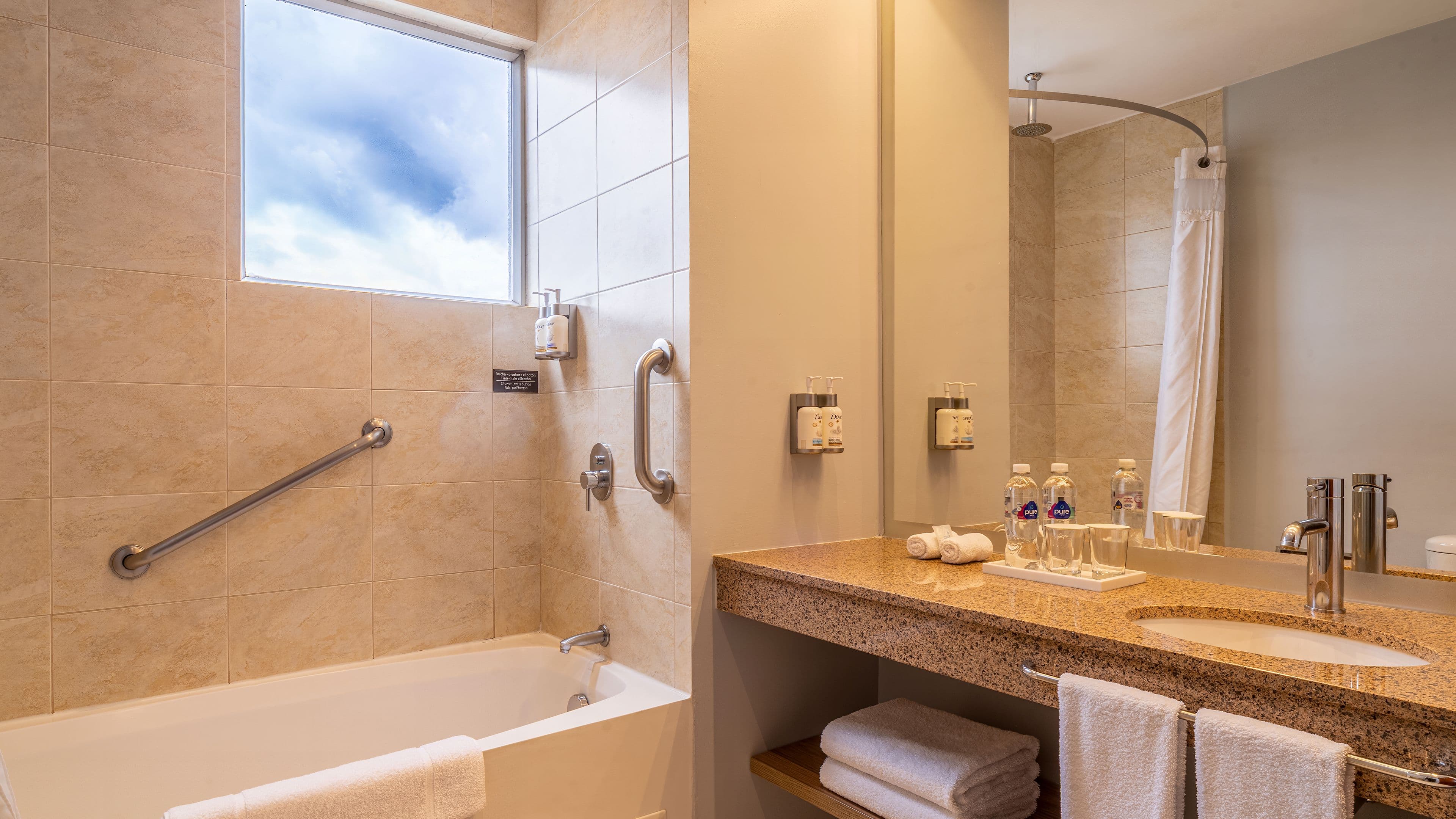 Holiday Inn Express Quito — 7