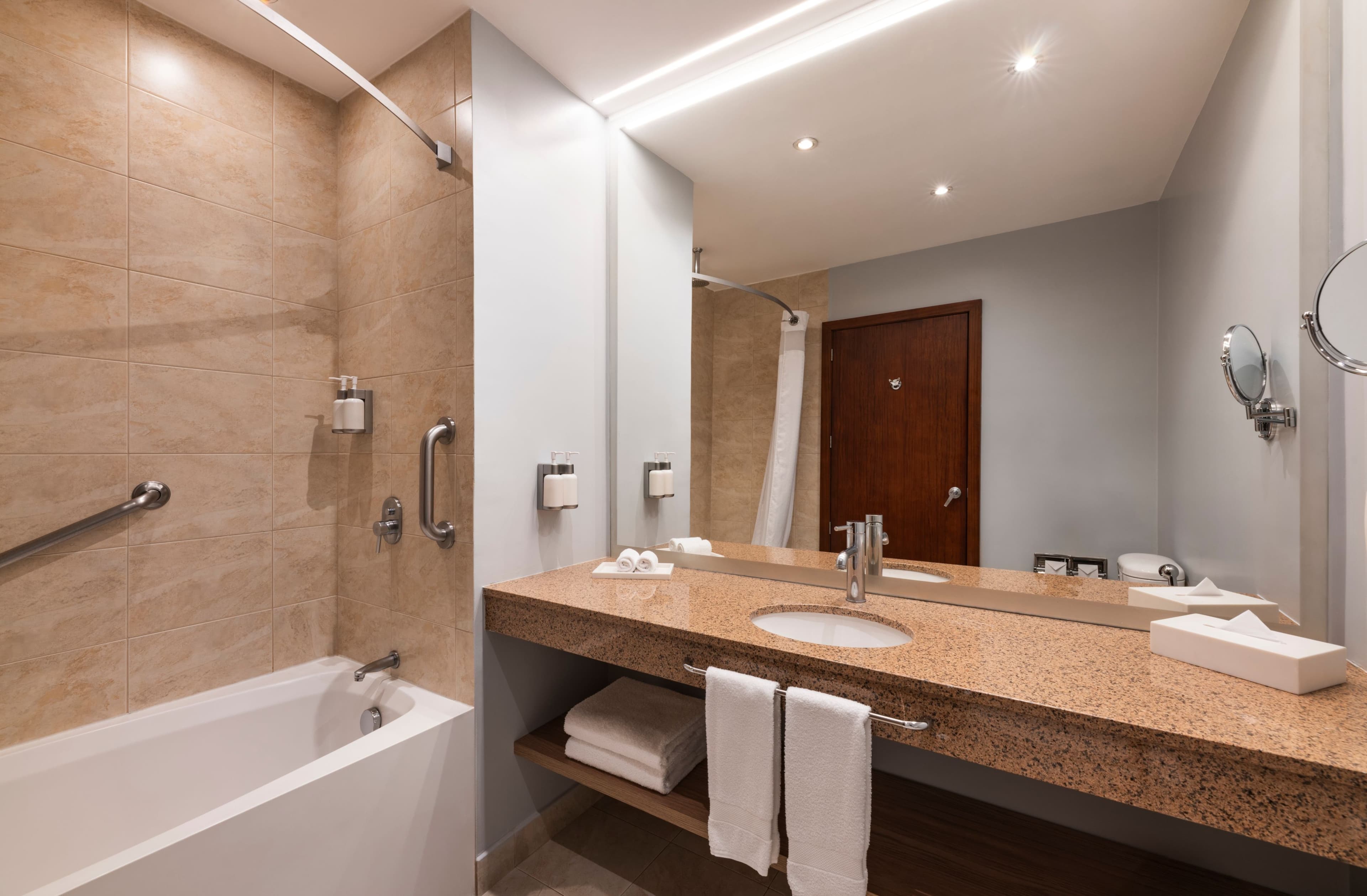Holiday Inn Express Quito — 14