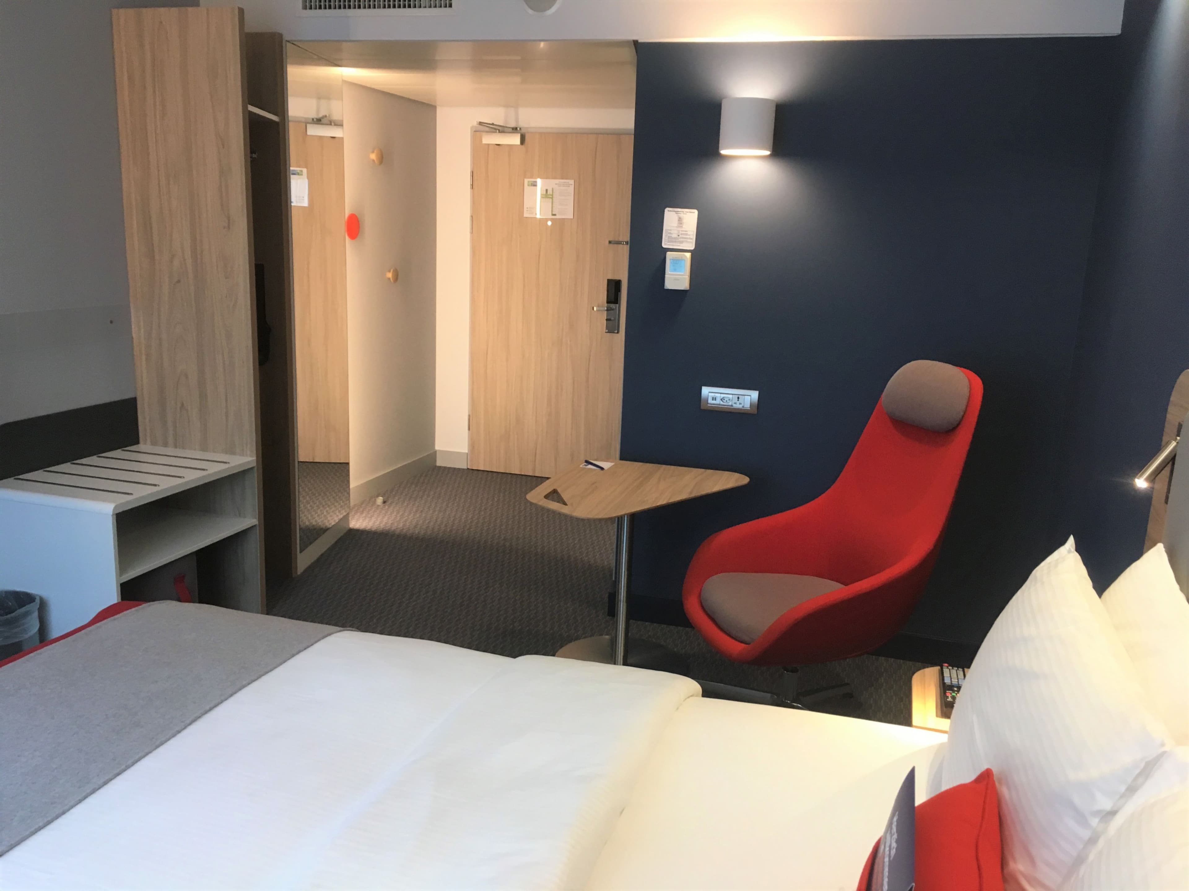 Holiday Inn Express Zürich Airport — 17