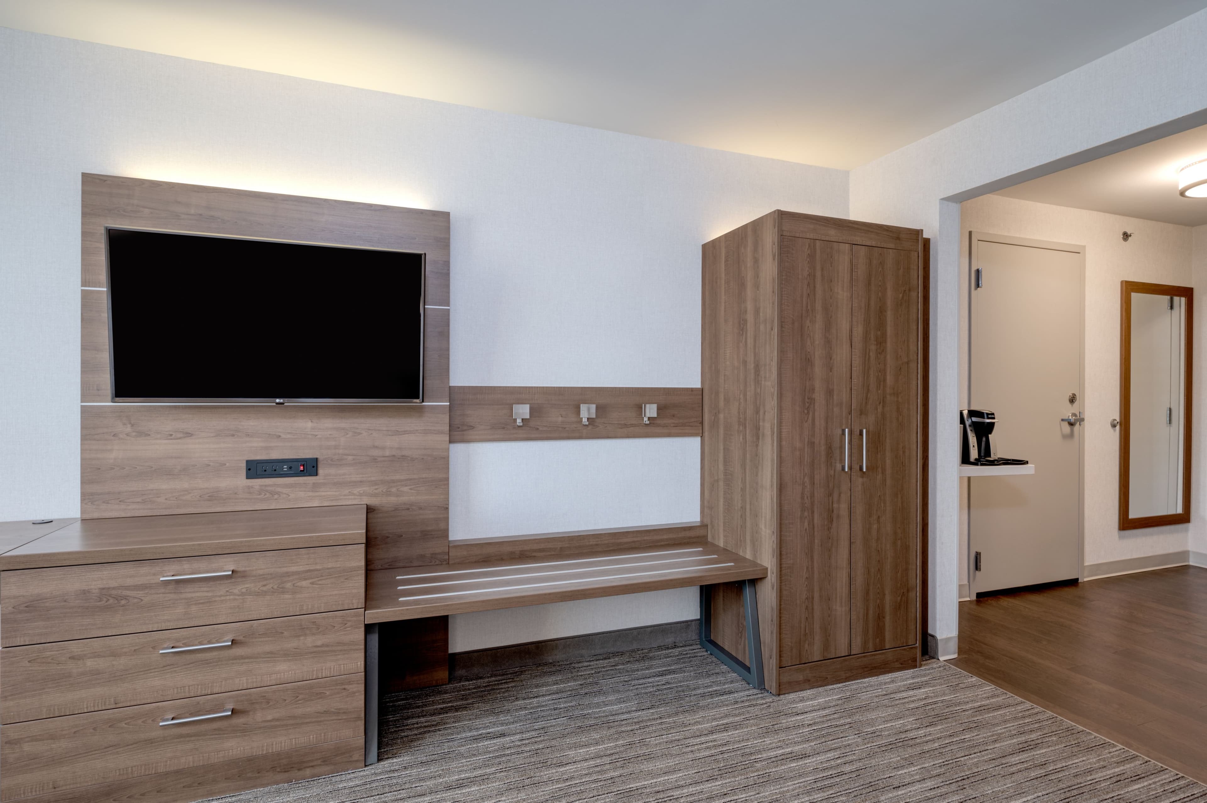 Holiday Inn Express Radcliff - Fort Knox — 12