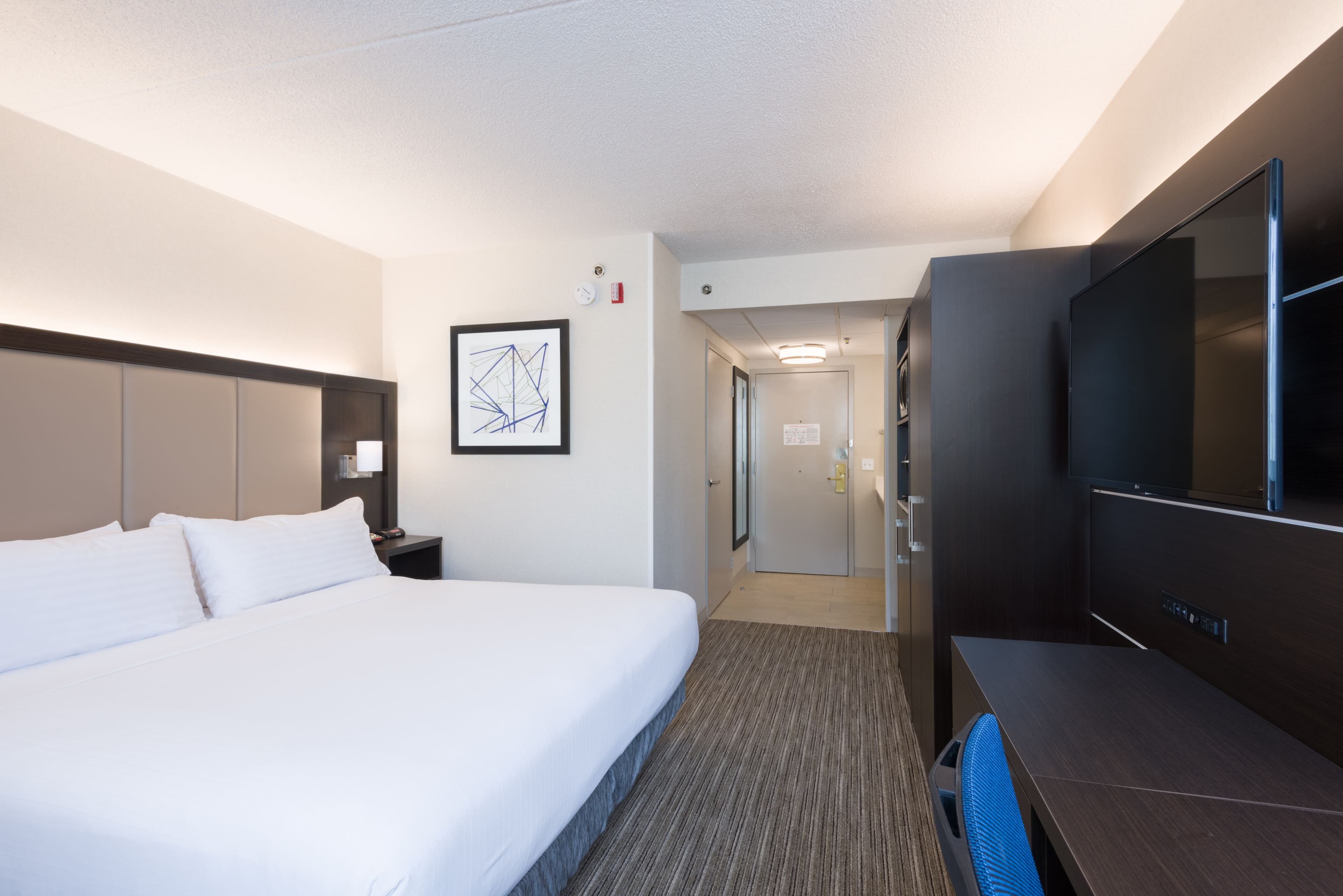 Holiday Inn Express Ramsey-Mahwah - Image 3