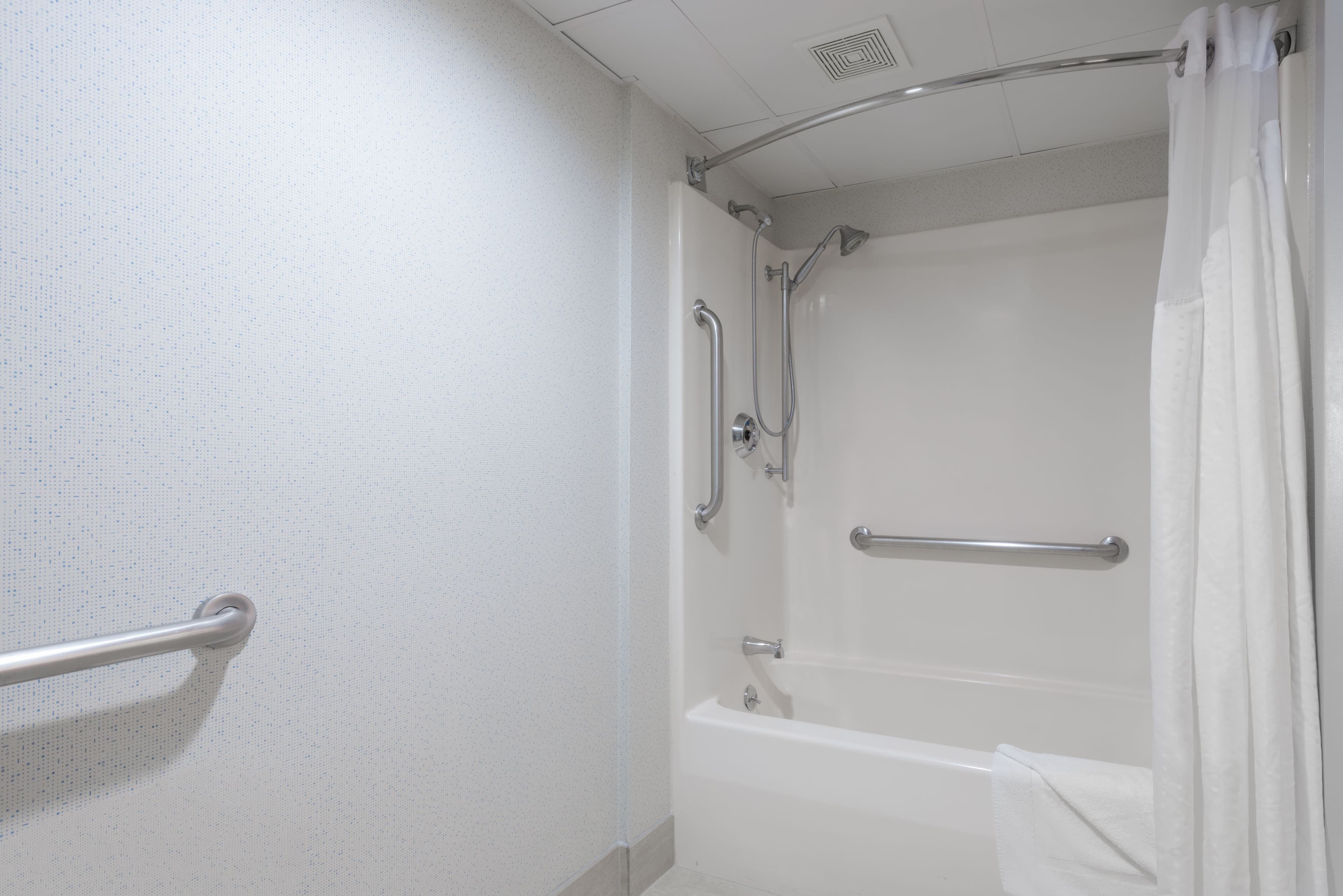 Holiday Inn Express Ramsey-Mahwah — 7