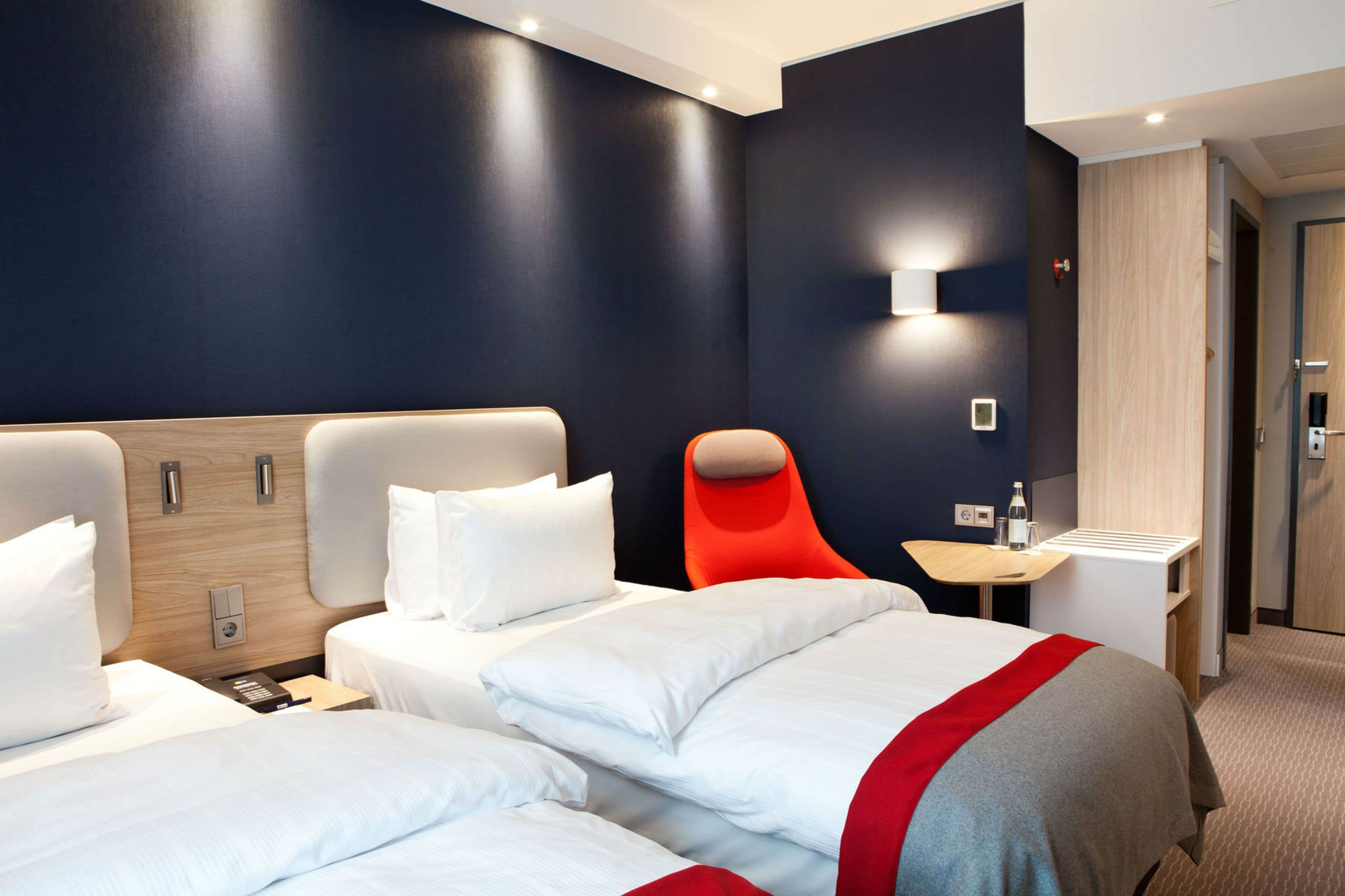 Holiday Inn Express Frankfurt Airport - Raunheim - Image 4