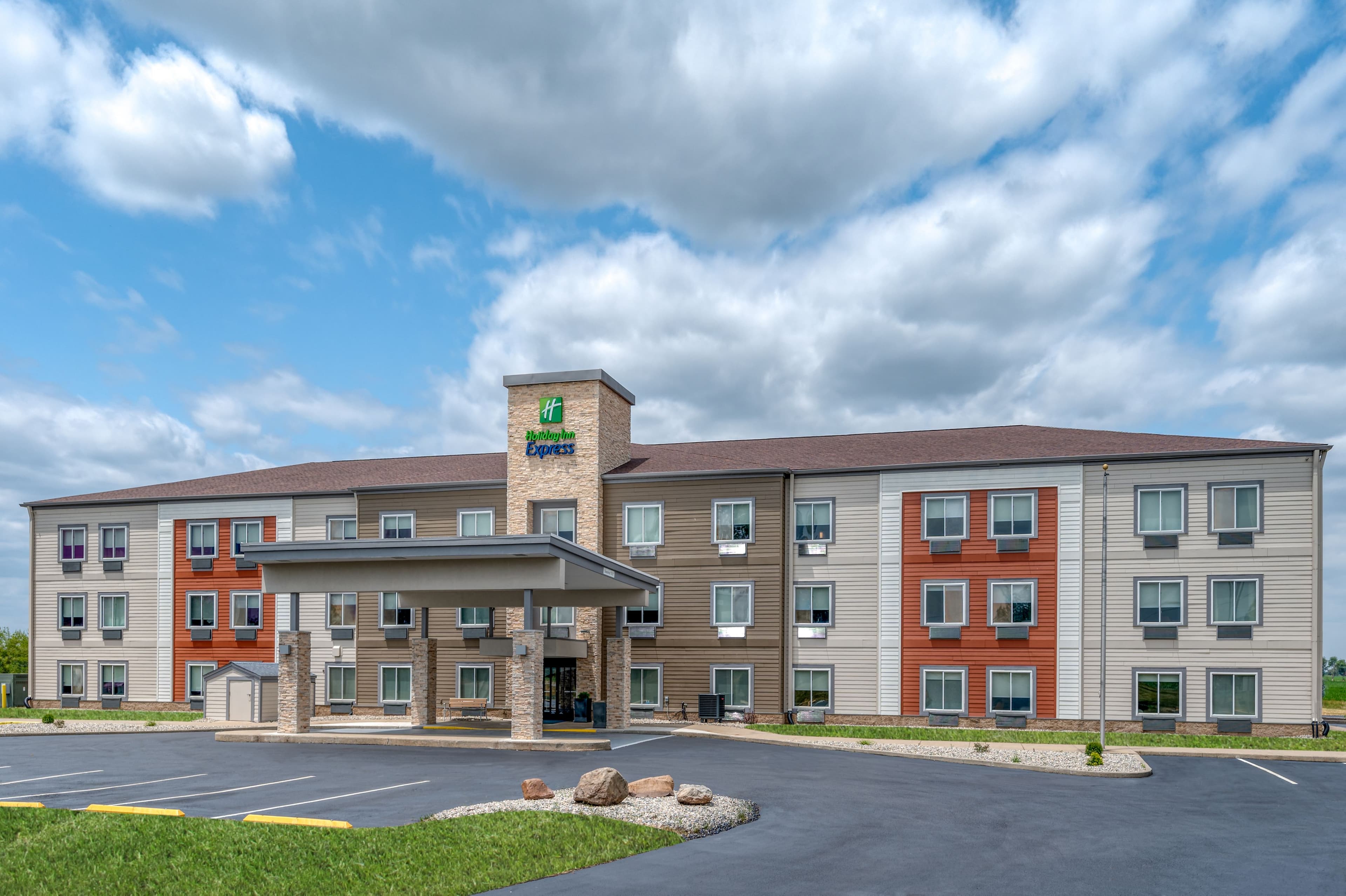 Holiday Inn Express Rensselaer - Image 1